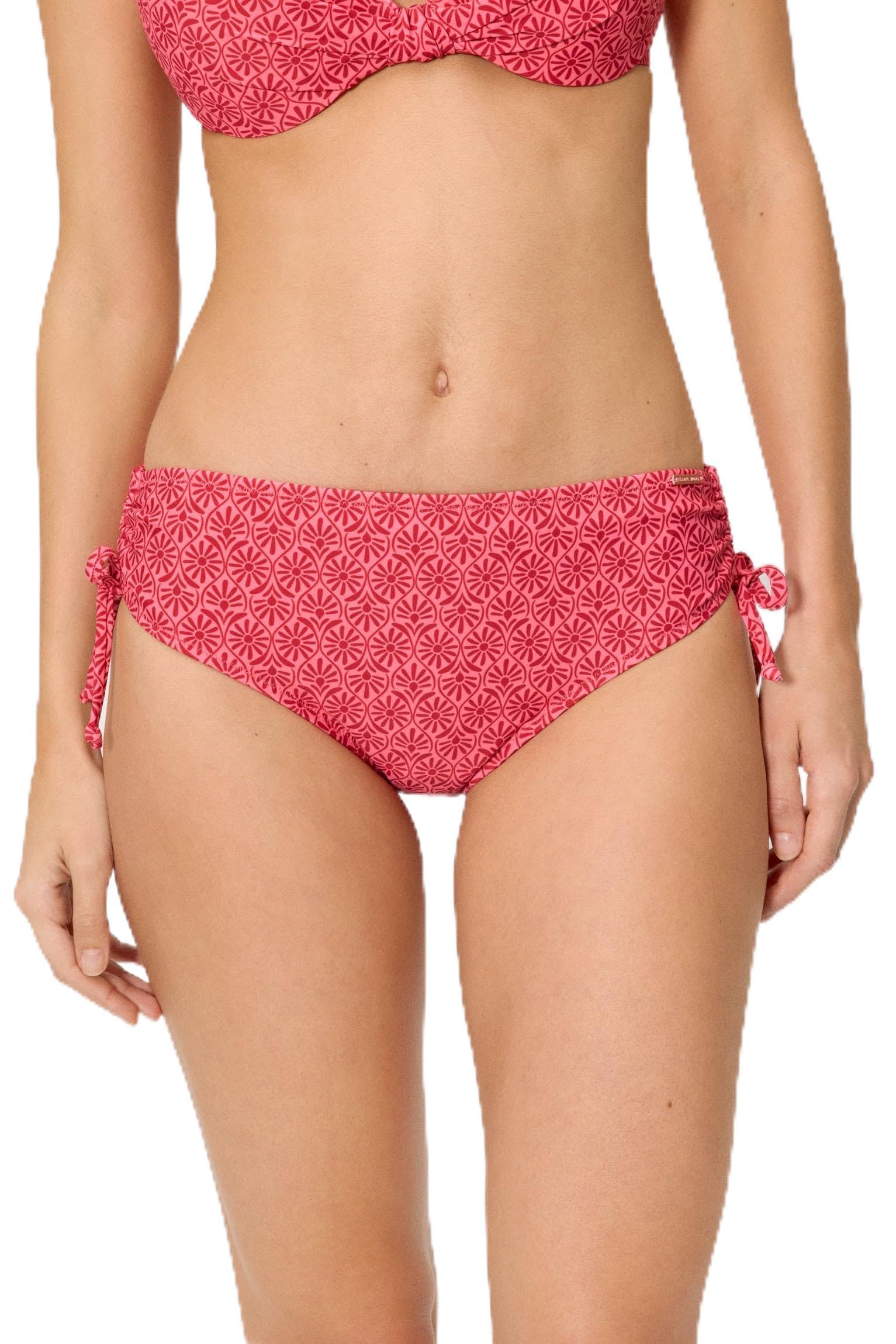 YSABEL MORA. Braga Bikini Moldeadora Midi. Control Ligero en Abdomen Inferior. Laterales Ajustables con Lazada para Ajuste Personalizado. Modelo.Colección Cherry.