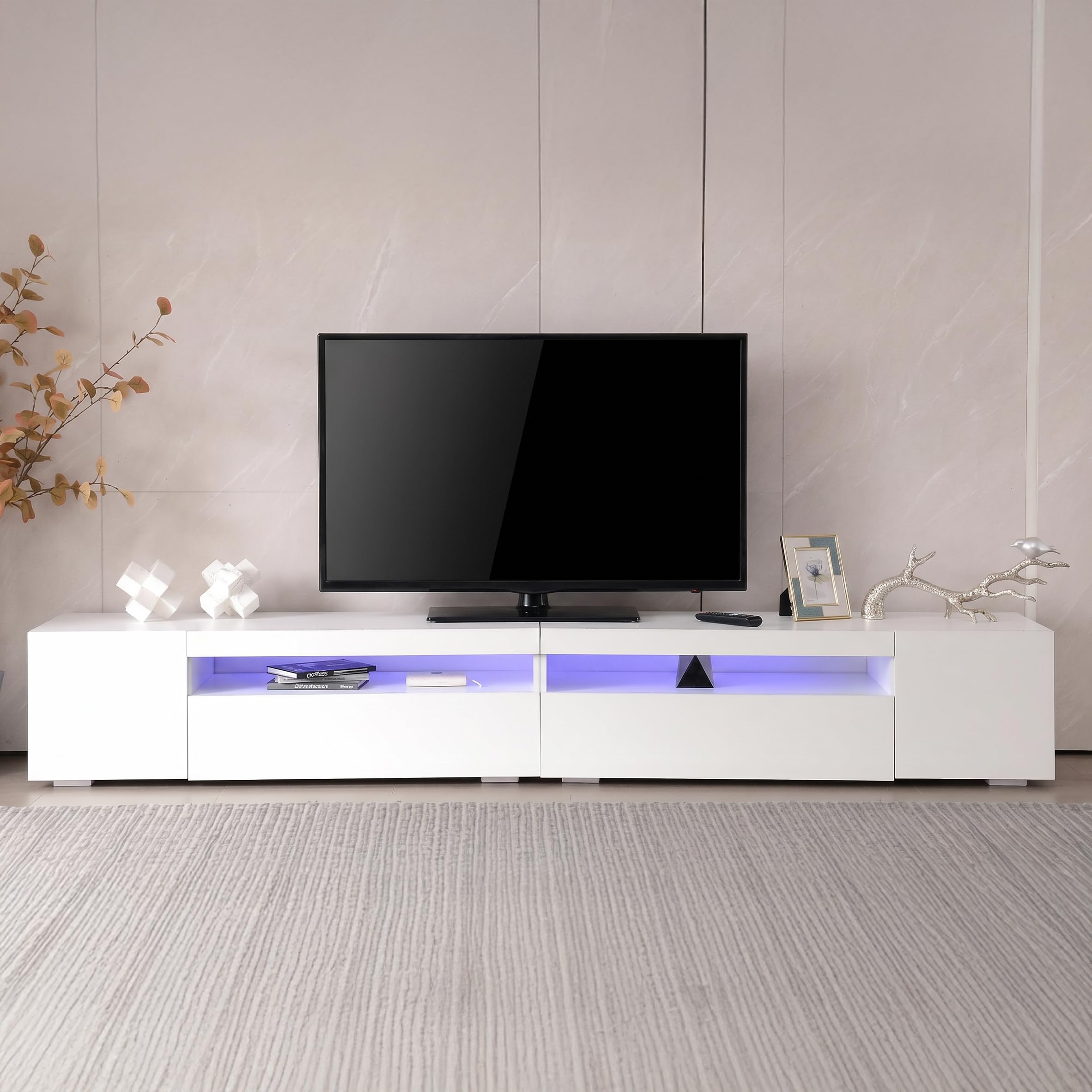 240cm TV Lowboard Weiß, Helles Panel TV Board Wohnzimmer mit Variable LED-Beleuchtung, Modern TV Schrank, Fernsehschrank, Wohnzimmer Möbel, Glänzendes Panel, Nicht Hochglänzend, Weiß
