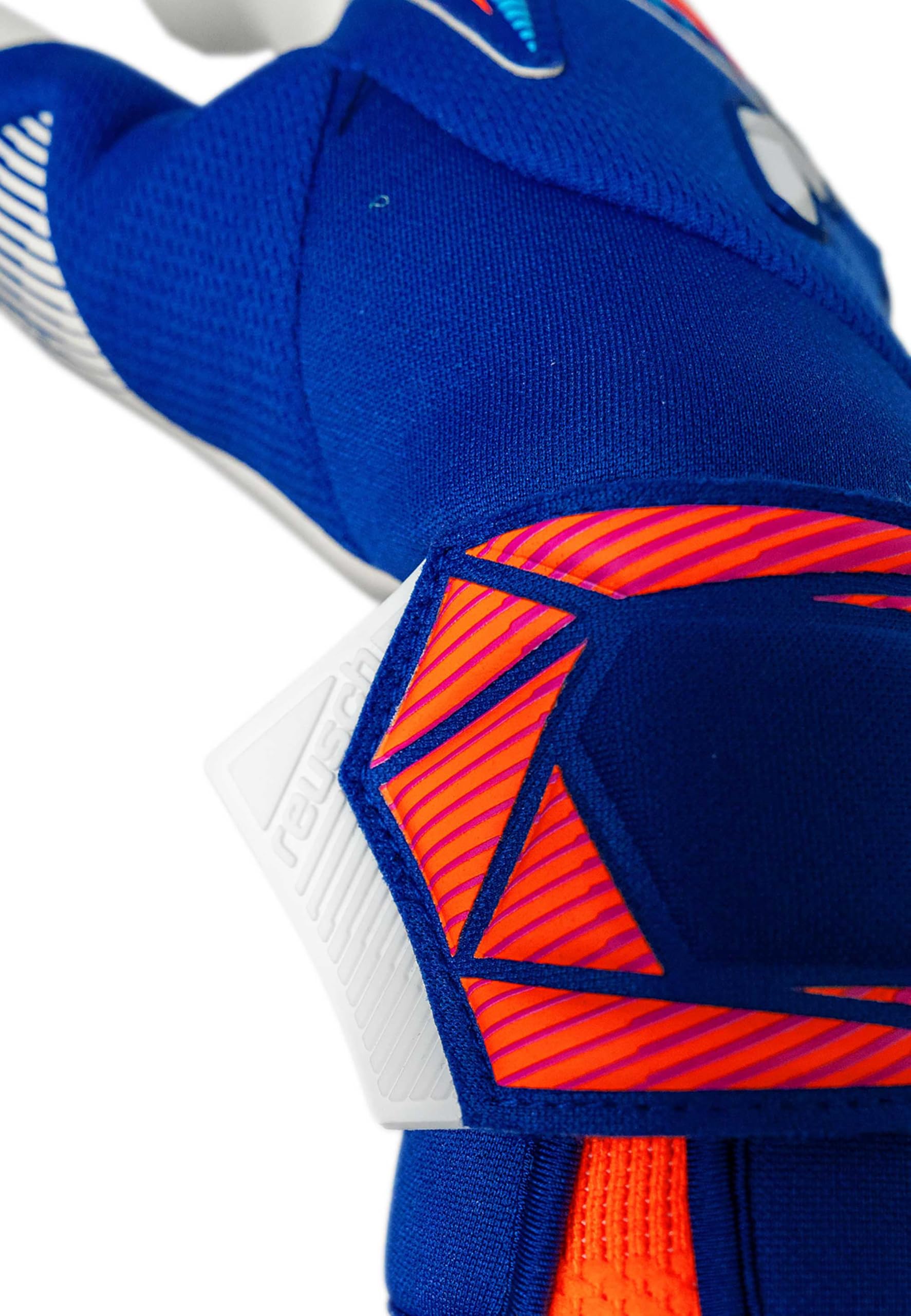 Reusch Guantes de Portero Profesionales para Hombre y Adulto | Agarre Extra Fuerte, Ajuste Estable y sensación Directa del balón | para Entrenamiento y Juego | césped Artificial y césped Natural |