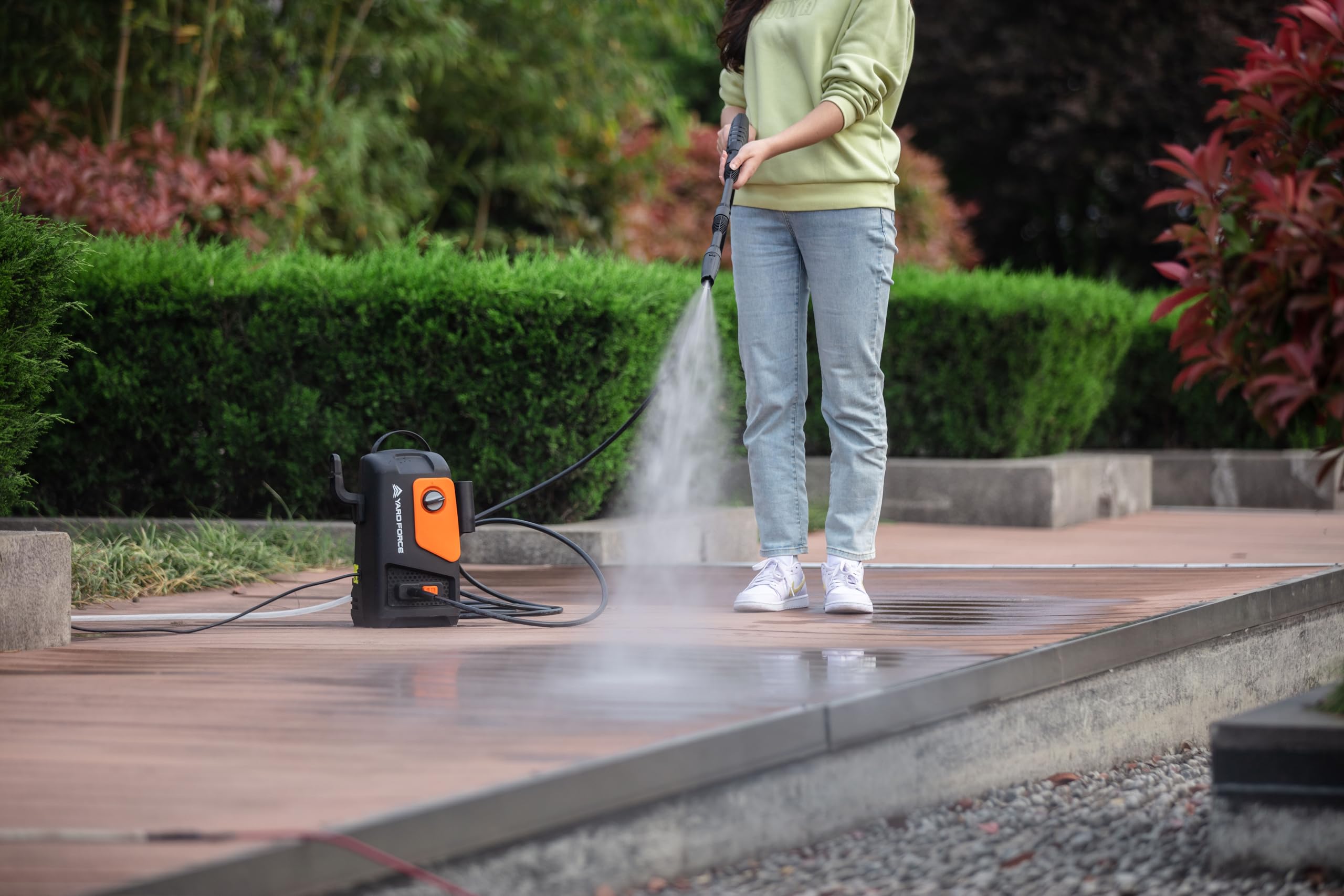 Yard Force EW U11B - Lavadora de Alta presión, 1600 W, presión de Trabajo máx. 120 Bar, Flujo de Agua de 400 l/h, Pistola de Alta presión, Boquilla Turbo, Manguera de presión de 3 m, Soporte para