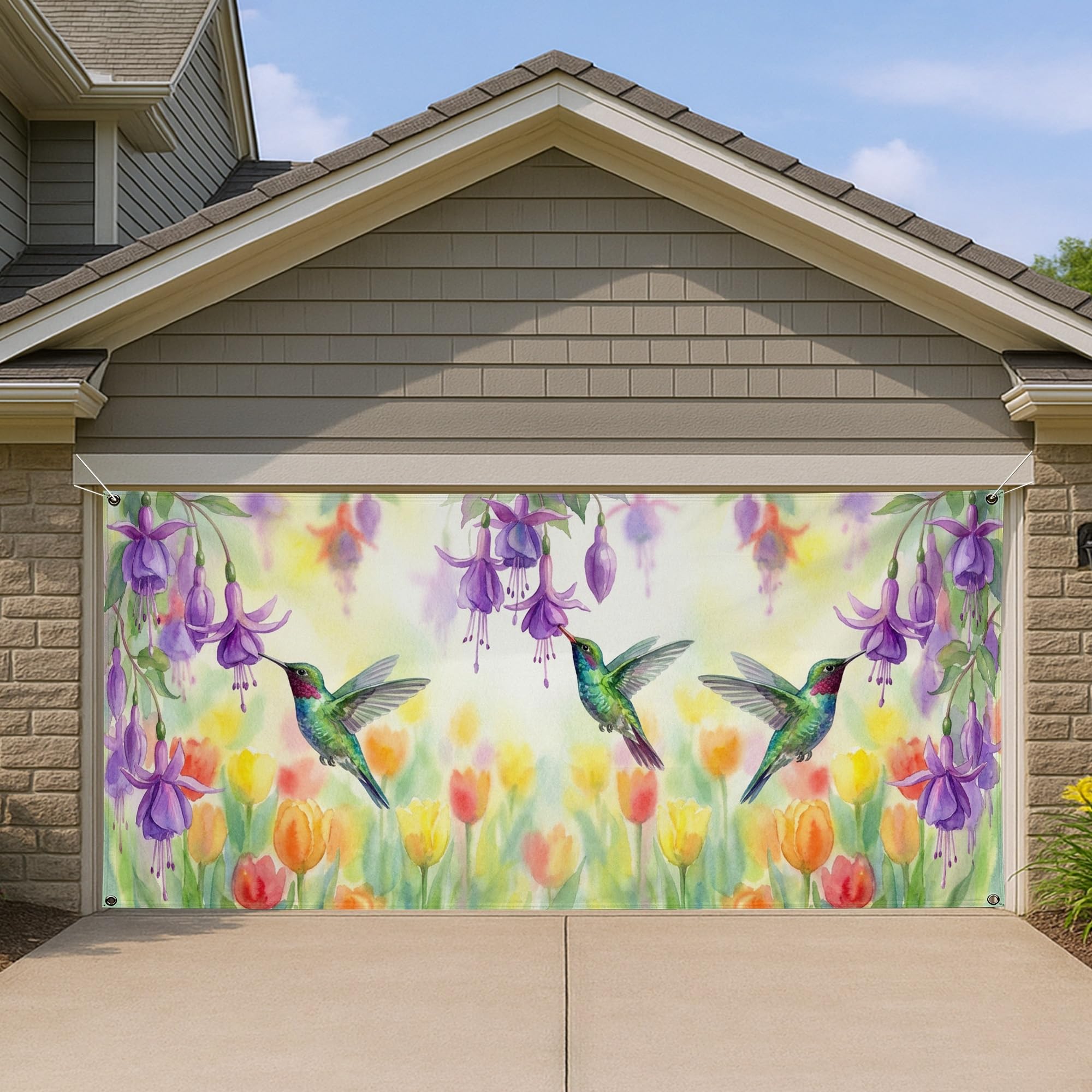 Housse de garage colibri pour cacher une façade terne avec un décor floral