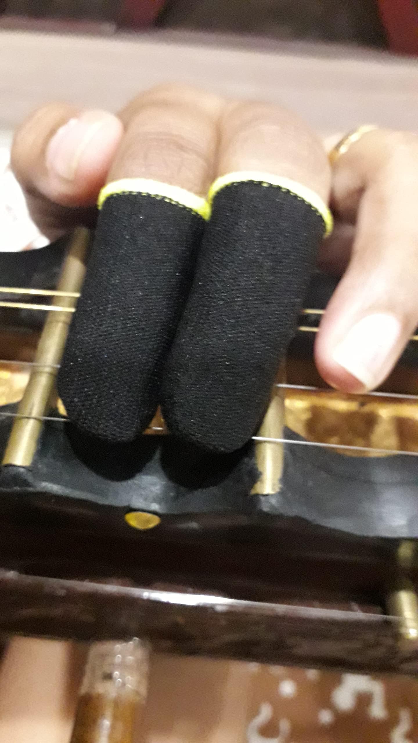 Veena Cloth Finger Band Pack of 4 Pairs