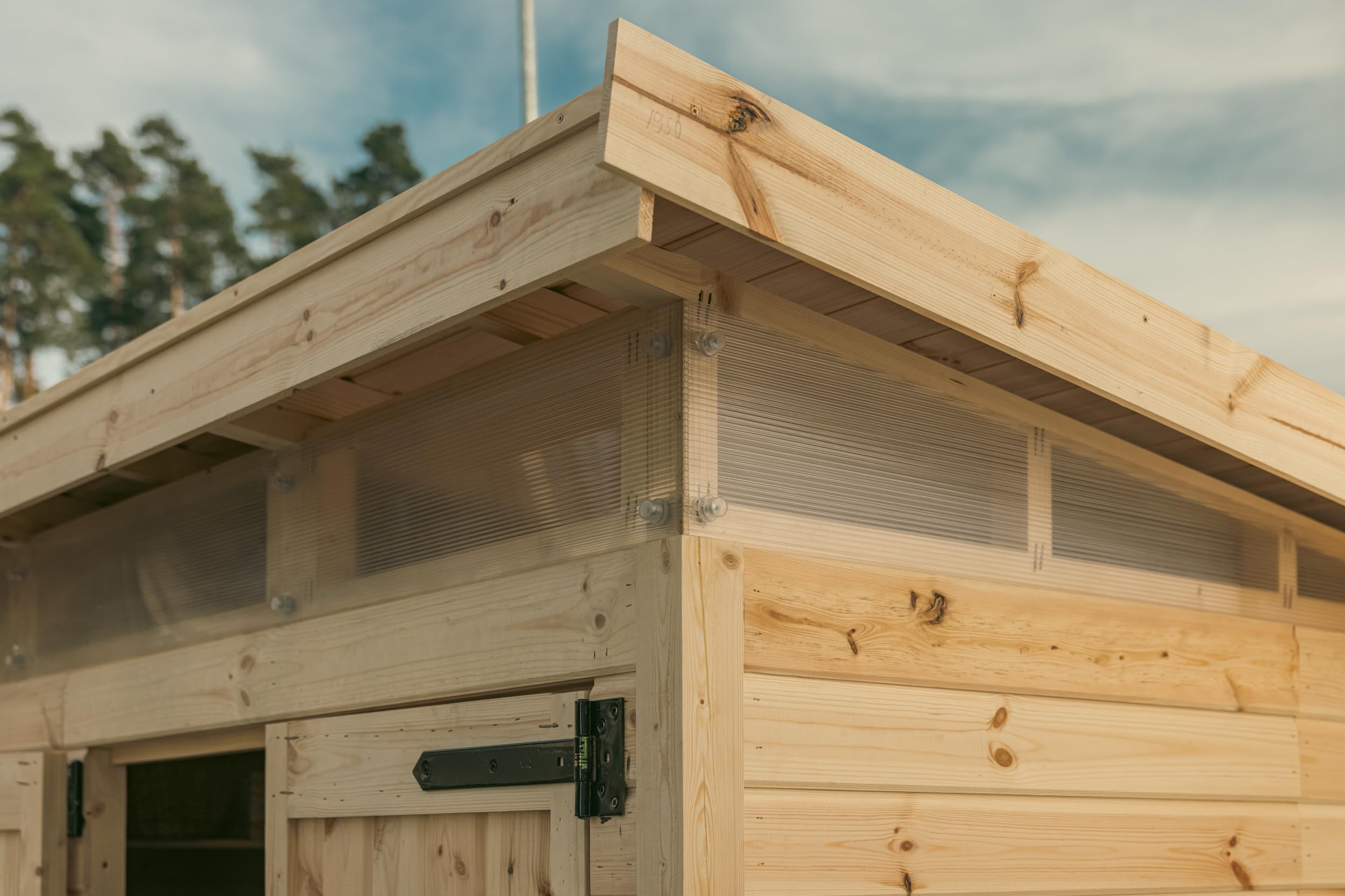 Upyard Gartenhaus Strongbox L - Robuste Holz Gerätehaus mit imprägniertem Fundament und extra Strapazierfähigem Onduline Dach, 203x163 cm, Naturholz