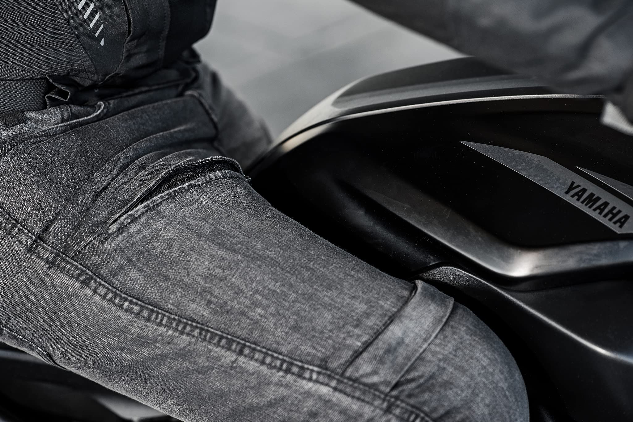 SHIMA GRAVEL Jeans Moto Homme - Ventilés Biker Pantalon Hommes Coupe Slim avec Renforts en Kevlar, Protection CE Genoux et Hanches ,Bleu, 38