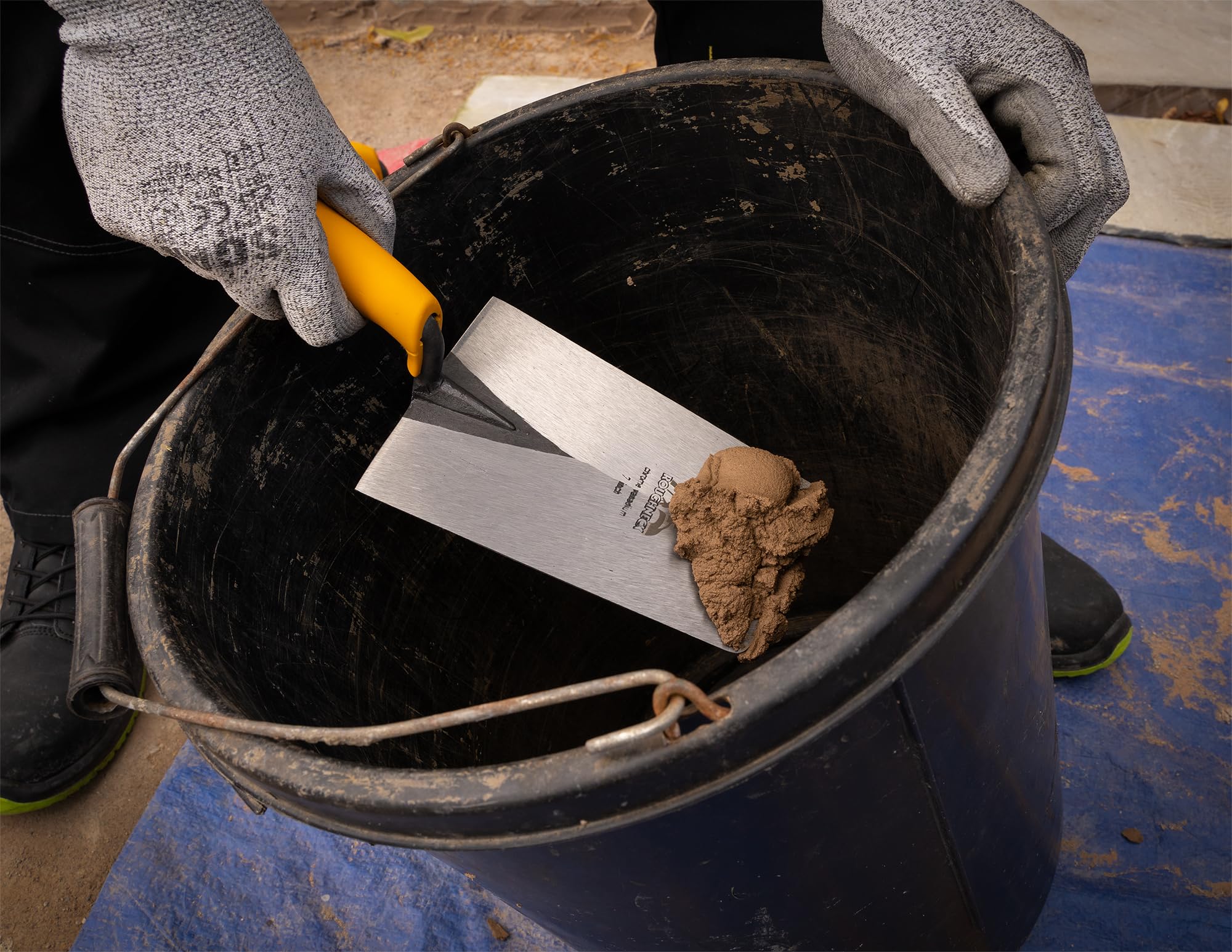ROUGHNECK® ROU51070 CRV - Paleta de cubo de acero de 180 mm