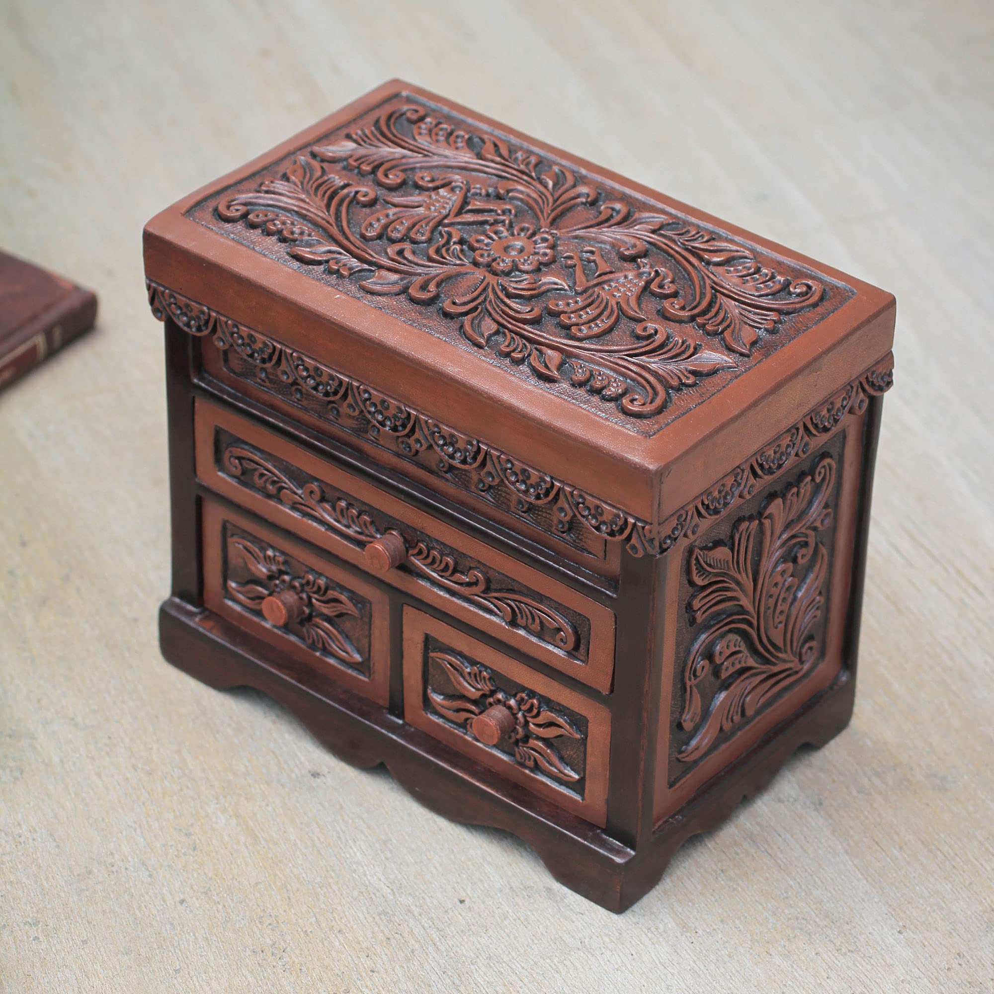 Amazon.com: NOVICA Avian Haven (Large) Cedar And Leather Jewelry