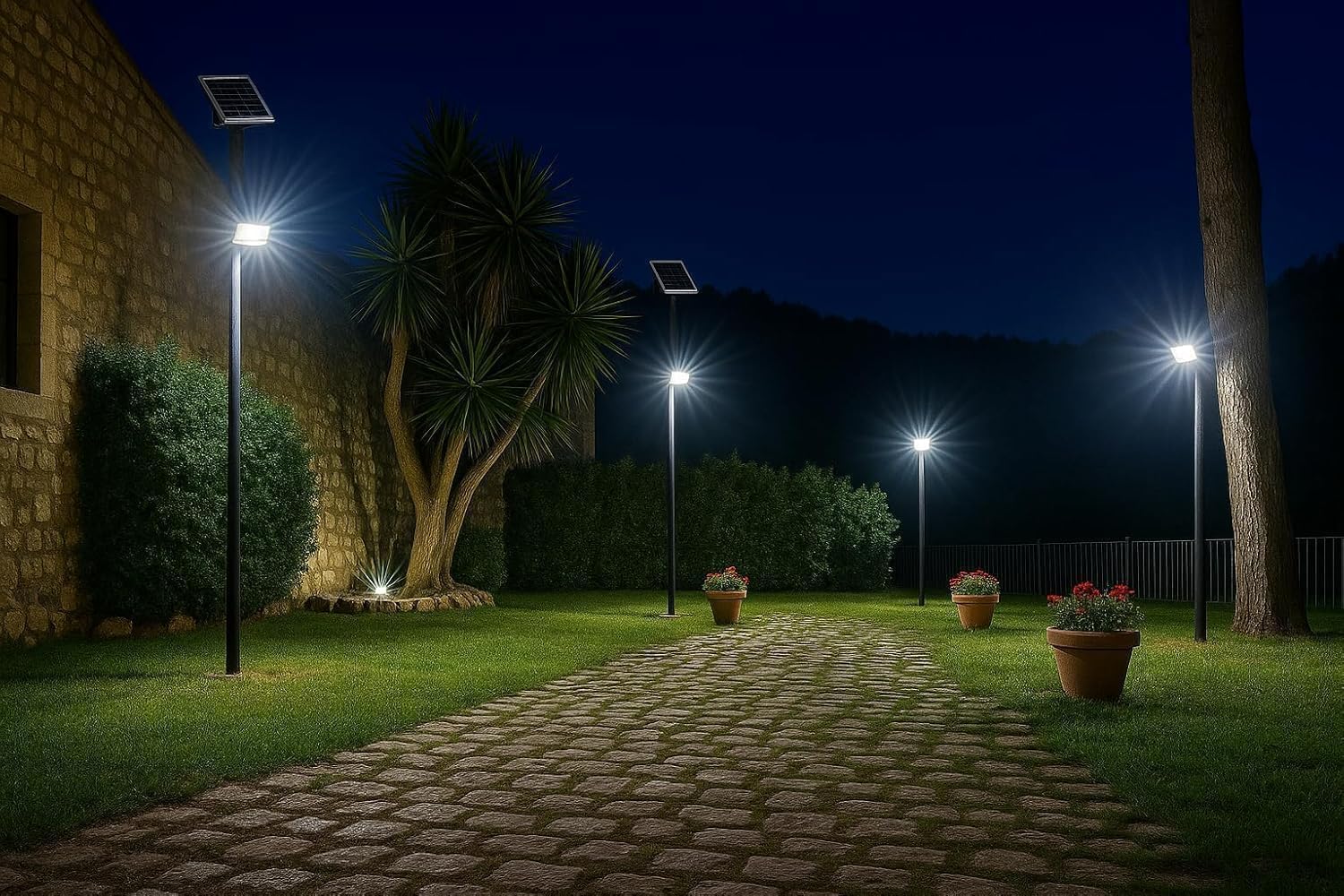 Faro a Led con Pannello Solare da Esterno IP67 impermeabile 1000W Luce Bianca 6500K SMD Ultra Luminoso con Telecomando Funzione Timer e Sensore Crepuscolare per Cortile, Giardino, Strada, Parcheggio
