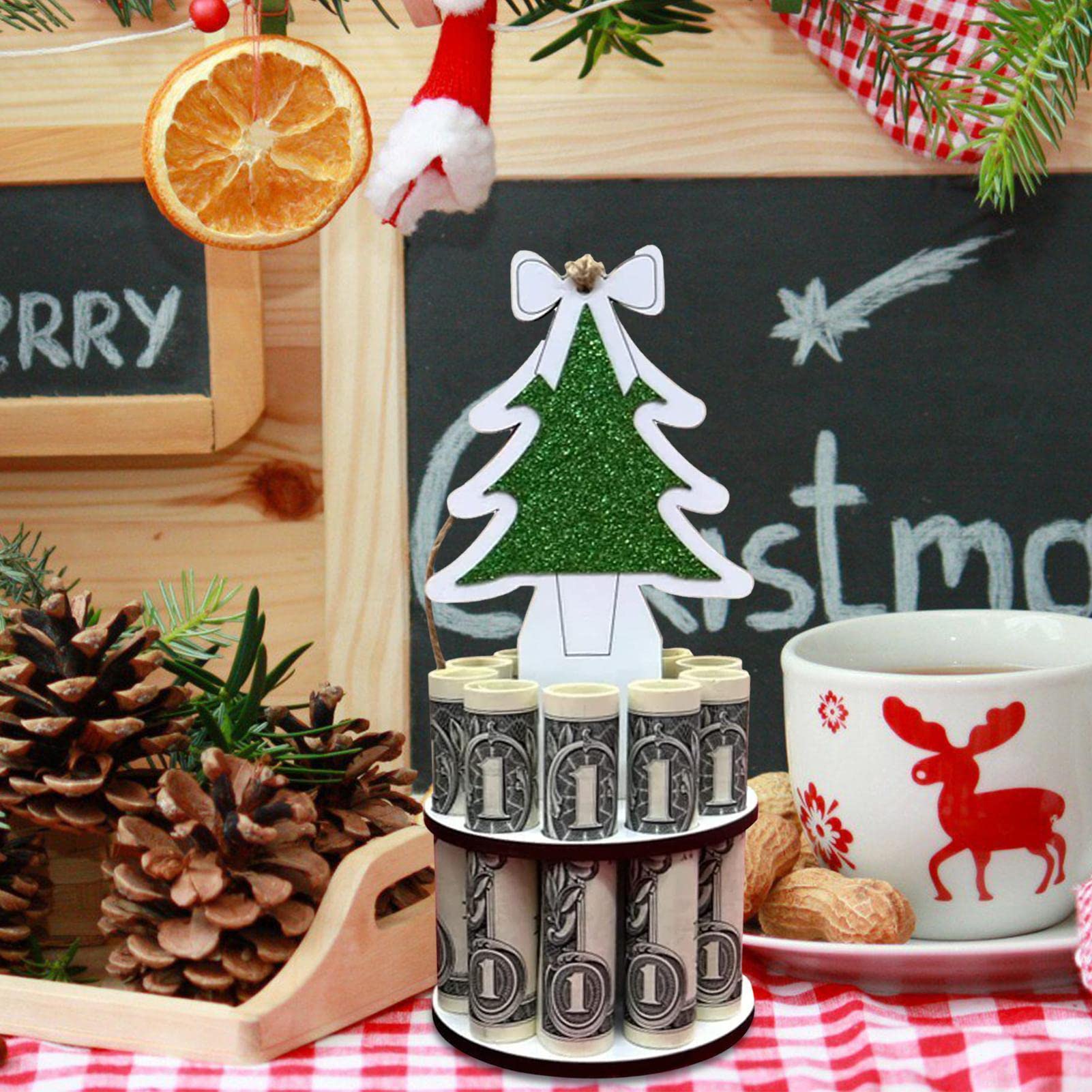 Kerstboom Op De Slee Met Cadeautjes Op Papier Tegen Witte Achtergrond Robuust Zandstijl Nieuwjaar Kerstgroet Kerstcadeaukaart Image163960575