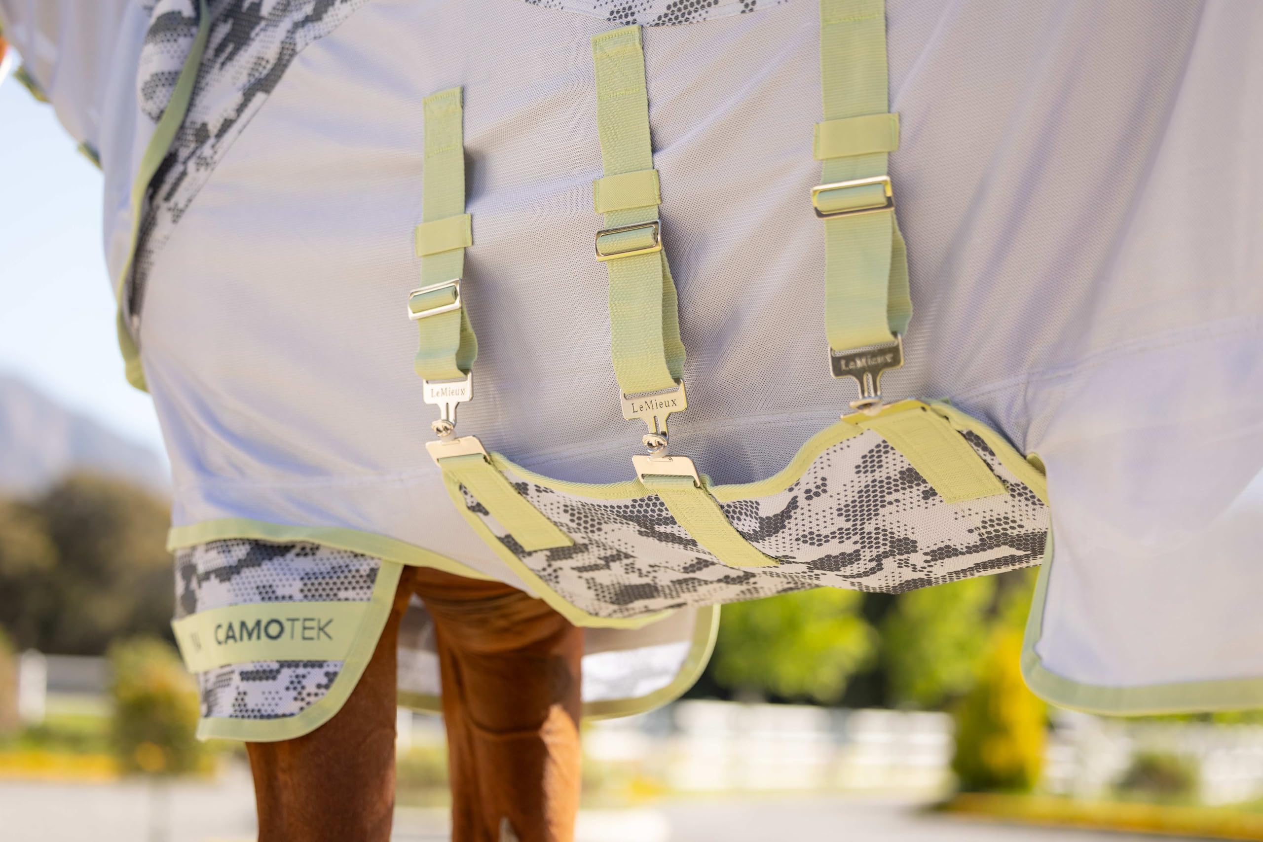 LeMieux Arika Camo-Tek Fly Rug - Alfombra de caballo ecuestre con moscas - Macaron - 6 pies 6 pulgadas