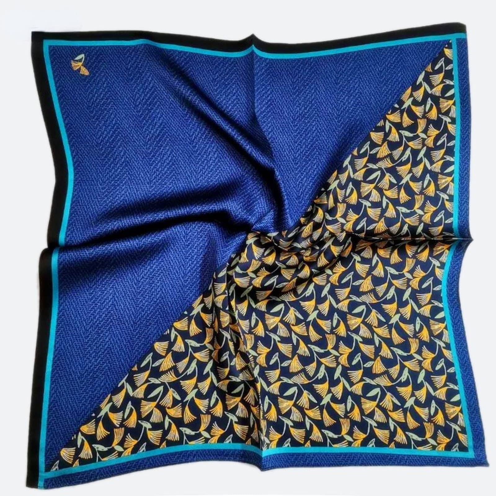 Foulard écharpe en soie pour sublimer un look terne