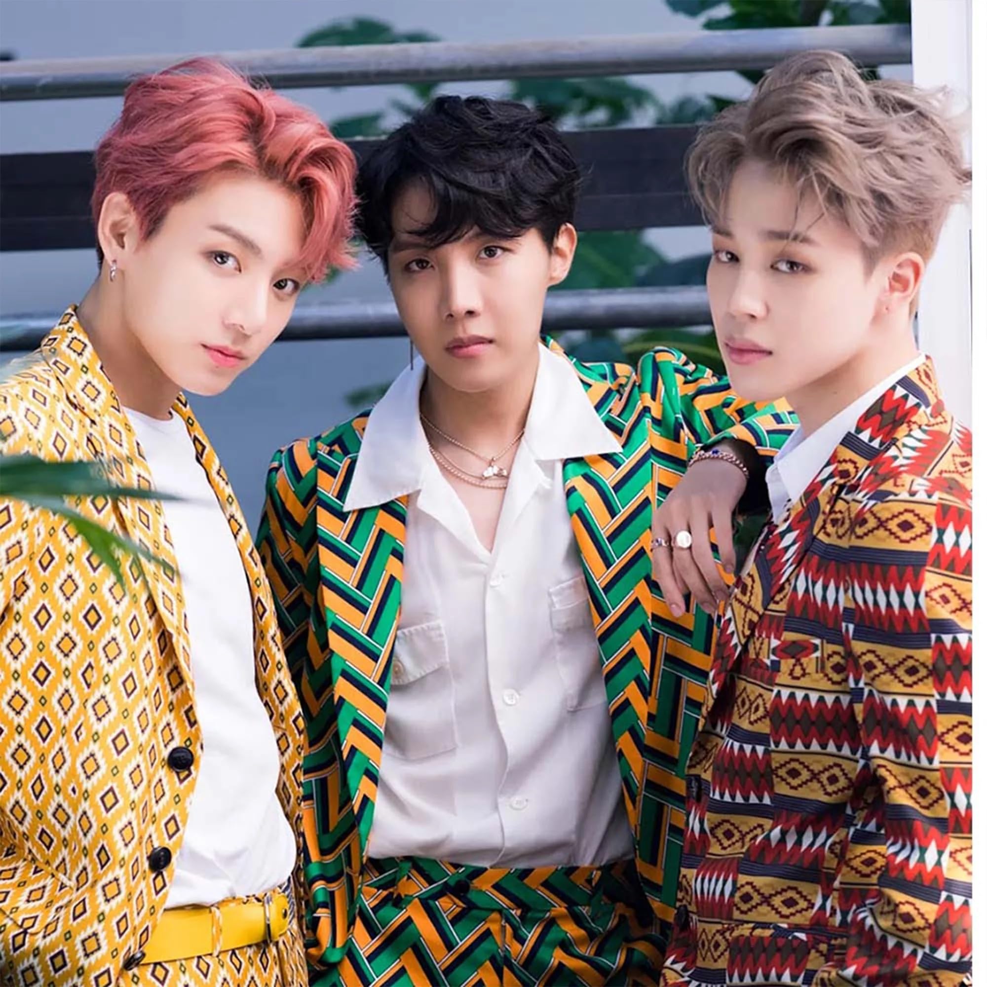 BTS ビン Amazon.com: BTS Tumbler (Gin) My Bottle, 13.9 fl oz (591 ml