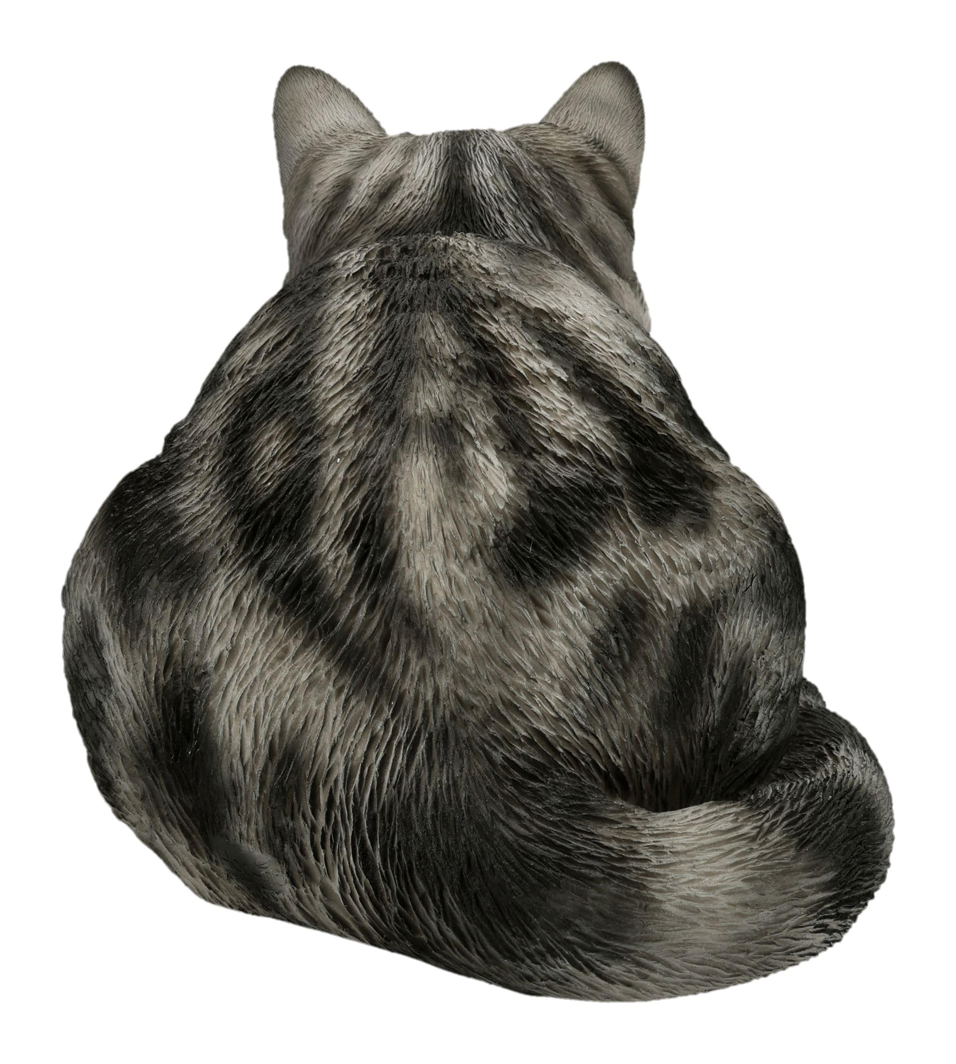 Figuren Shop GmbH Katzenfigur schlafend 34 cm – liegende Tigerkatze grau getigert aus Polyresin, handbemalt und wetterfest – Tierfigur für Garten, Beet, Terrasse und Wohnzimmer