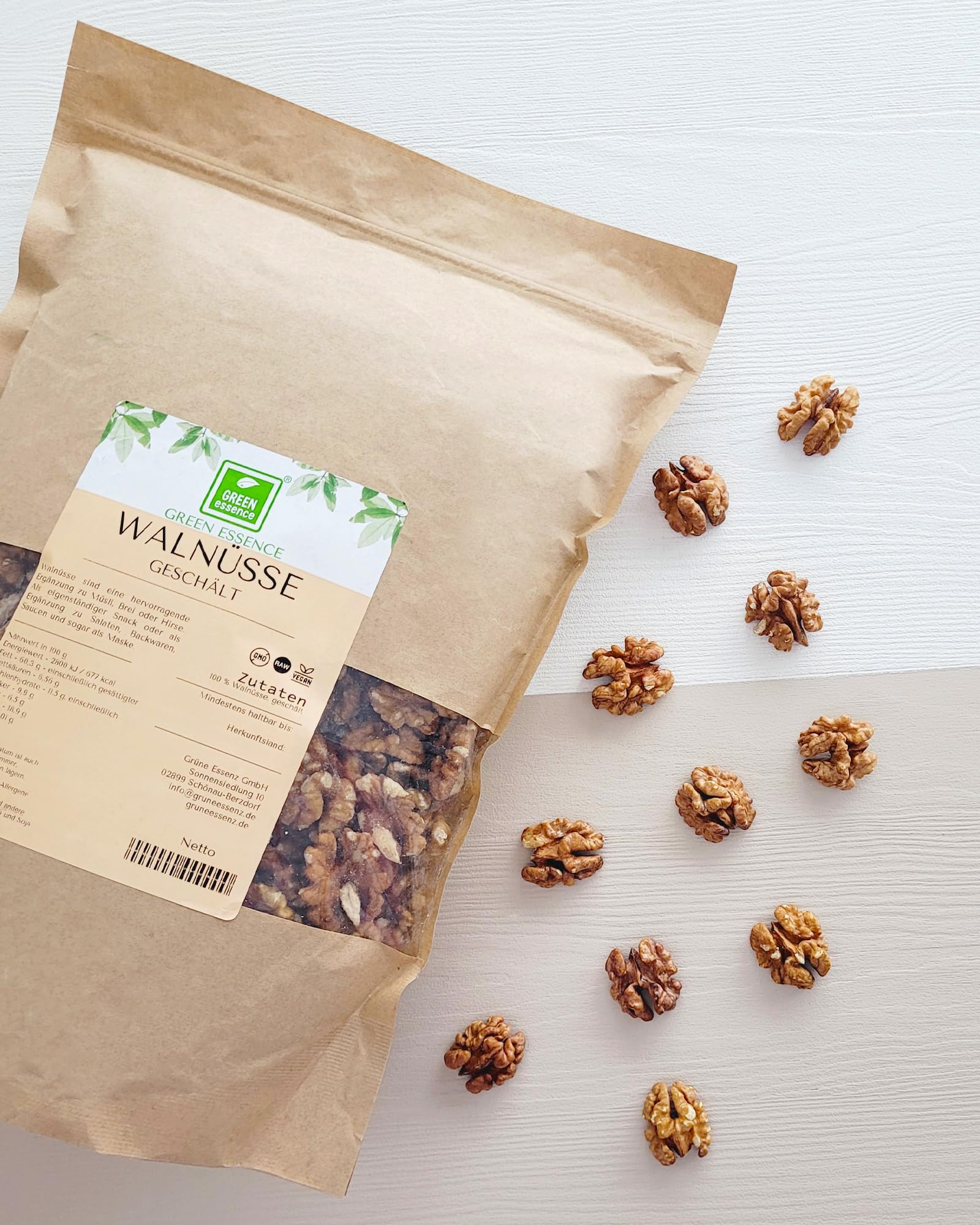 Walnüsse von der Grünen Essenz 1 kg - geschält - Premium Qualität Walnüsse ohne Schale - vegan - unbehandelte Walnusskerne - Großpackung ohne Zusatzstoffe - ungesalzen