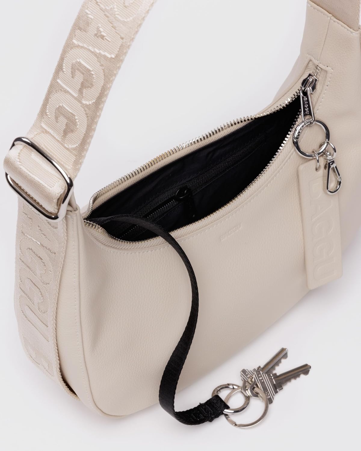 BAGGU Small Recycled Leather Crescent