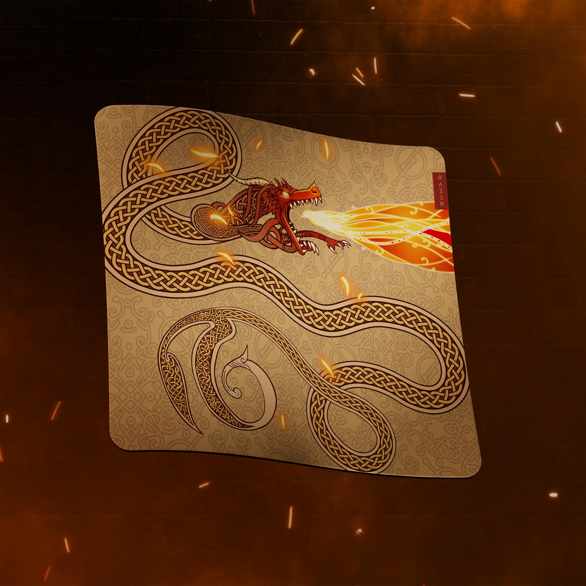 Razer Gigantus V2 L Counter-Strike 2 Dragon Lore - Miękka podkładka pod mysz do gier zapewniająca optymalną kontrolę - Teksturowana mikrowłóknina - 450 x 400 x 3 mm | Dragon Lore
