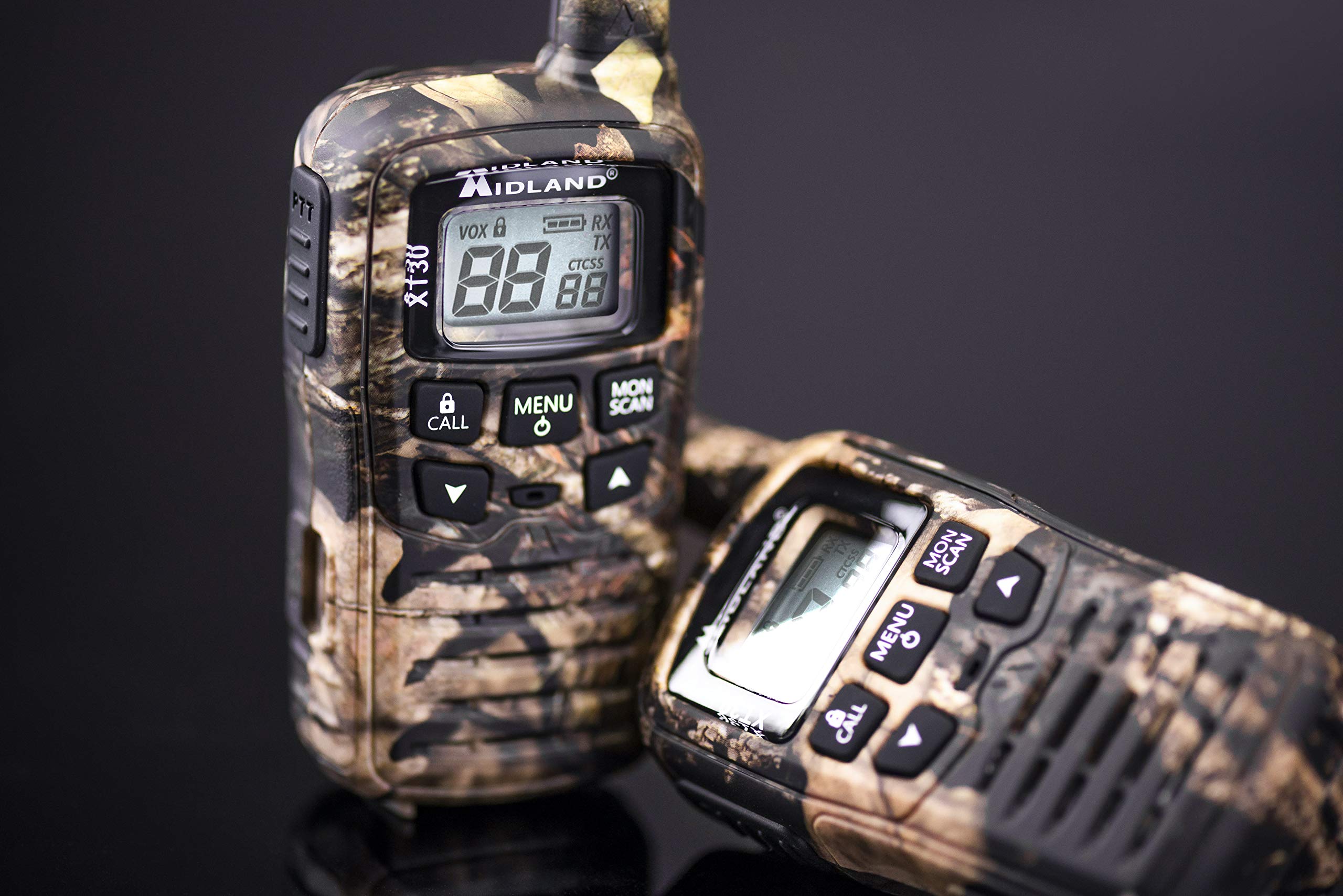Midland - Walkie Talkie XT30 Mimetico, 2 Ricetrasmittenti per Trekking e Outdoor - 16 Canali PMR446 Senza Licenza, Autonomia 5H, 6Km,38 Toni CTCSS, VOX, SCAN, Ricarica USB, Batterie e Clip Cintura