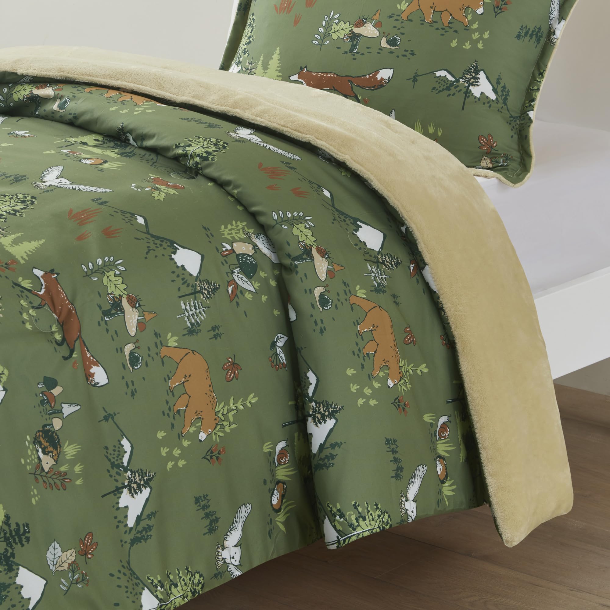 MI ZONE Kids Queen Comforter Set,Reversible Plush Kids Comforter Set,Plush Reverse Bedding,Winter Fluffy Comforter Bed Set,2 Shams,Enchanting Forest Animals,Full/Queen,Sage Green 3 Piece,(MZK10-266)