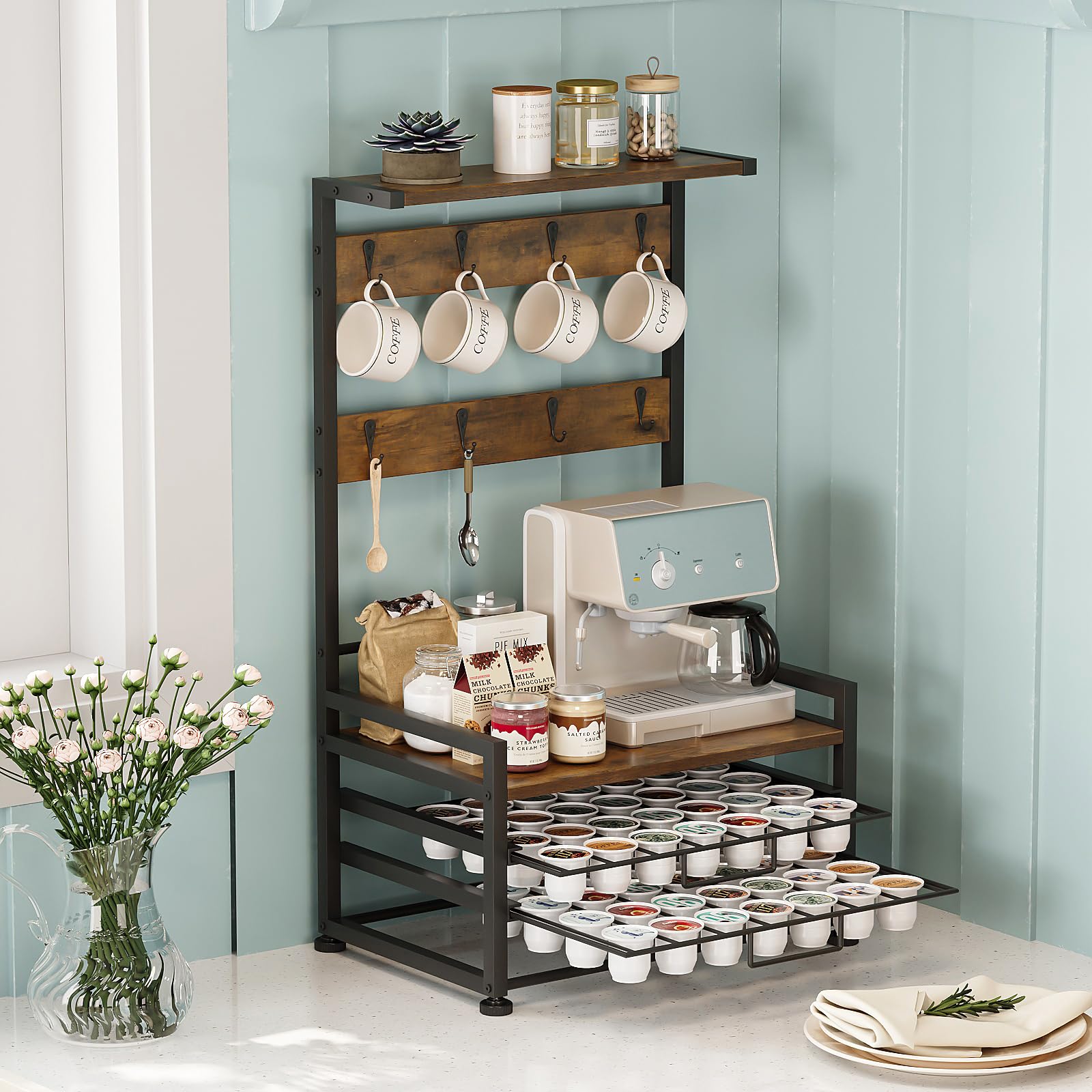 Soporte para cápsulas de café de 3 niveles con cajón para 56 cápsulas, 8 ganchos para tazas, jarabe y especias, estante para cocina, cafetería, oficina, encimera, marrón
