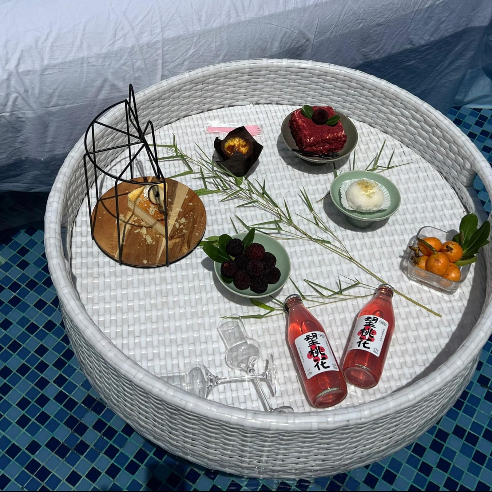 Plateau flottant pour piscine table de bar en rotin imperméable et stable pour l'été