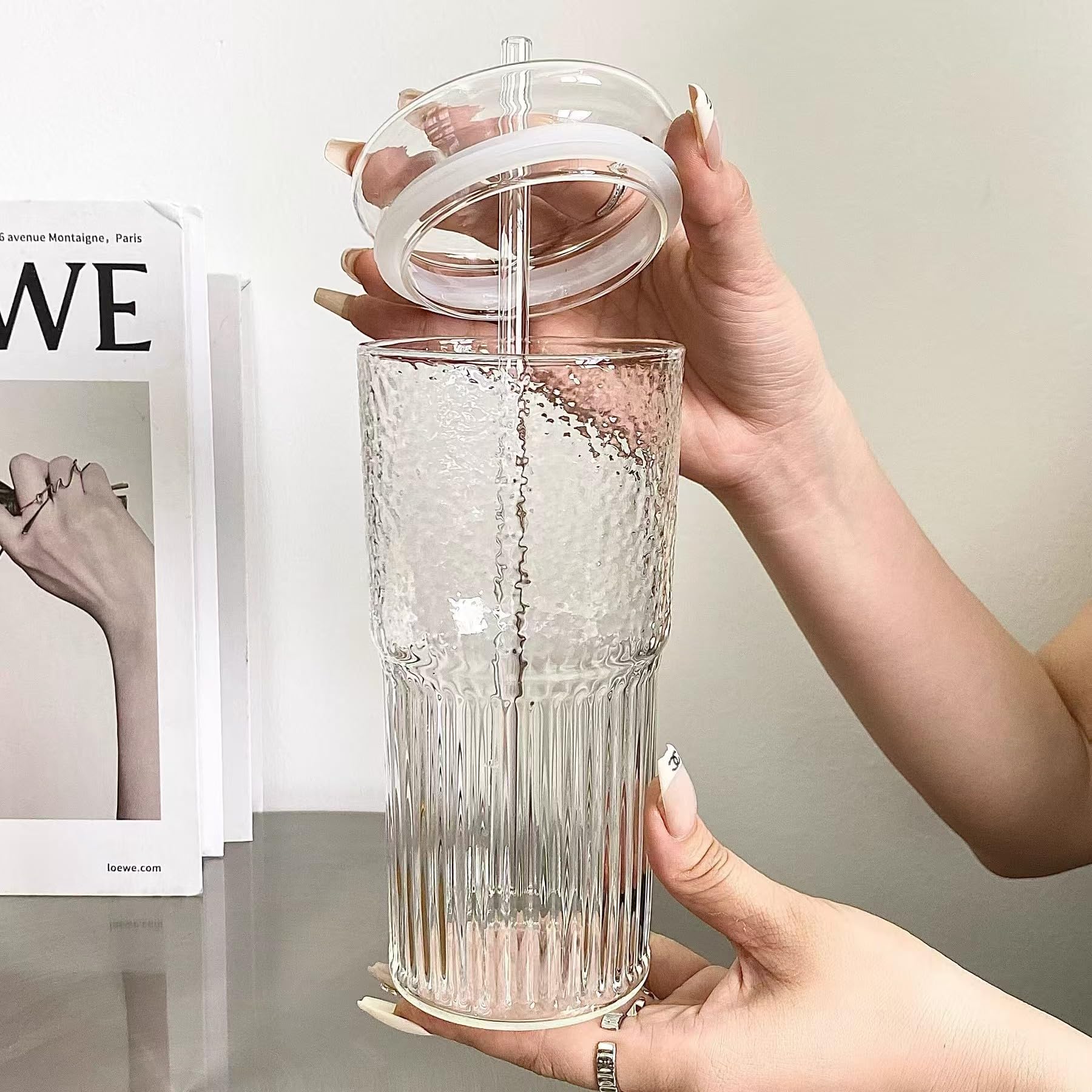 Glasbecher mit Deckel und Strohhalmen, 567 g, 4er-Set, Eiskaffeetassen für kalte Kaffee, Milch, hoher Borosilikatglasbecher zum Trinken von Saft