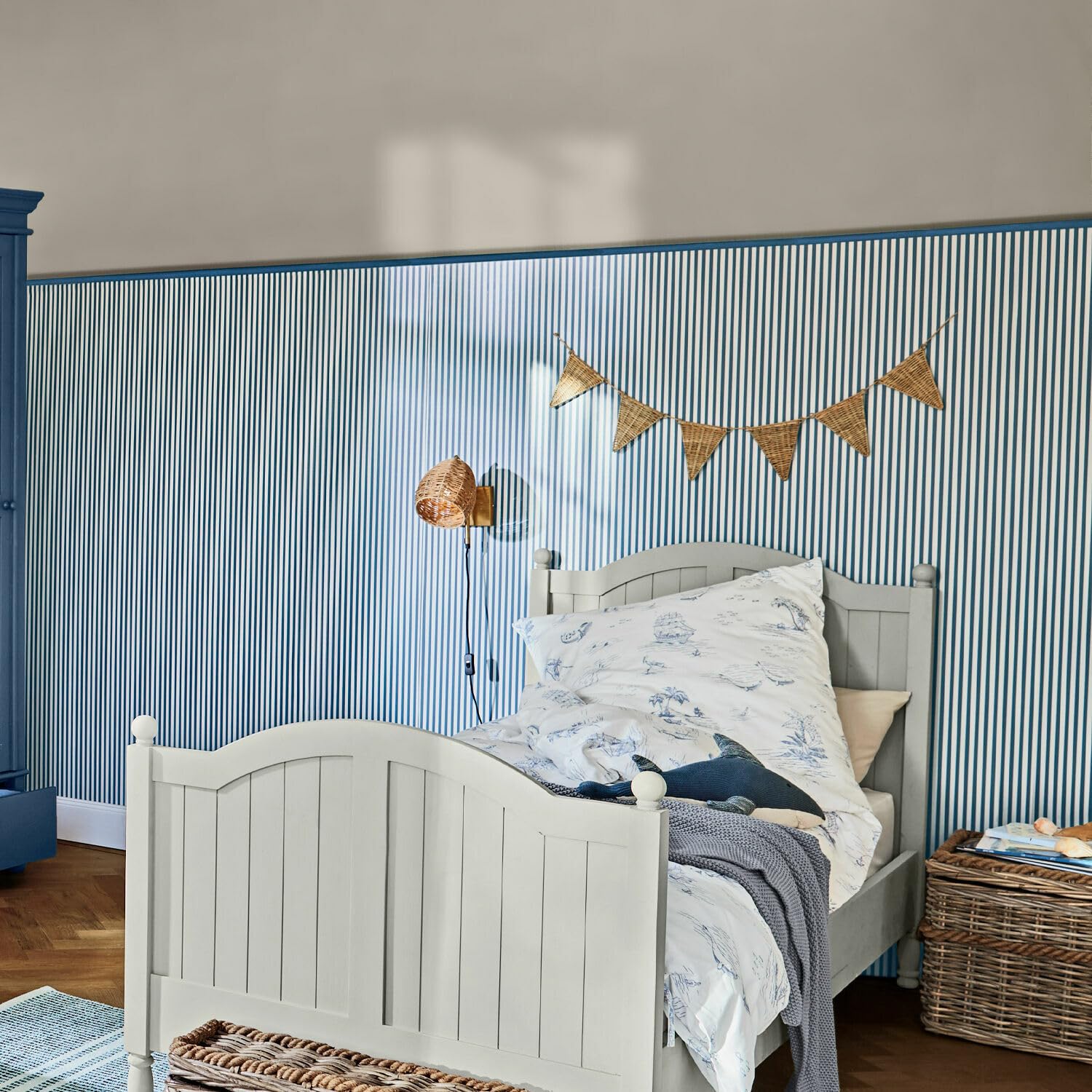 Loberon Wimpelgirlande Anglemont, für Festliche Anlässe oder zur Dekoration, Natürlicher Charme, Dekorationselement, Rattan, Jute, Eisen, braun