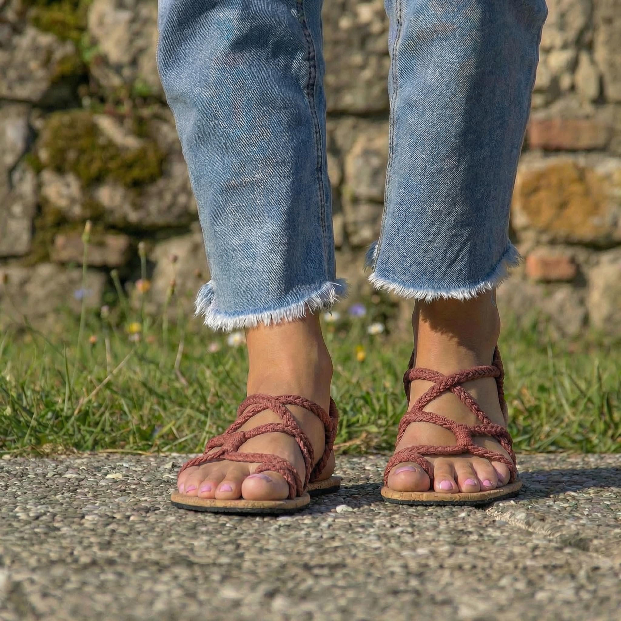 Nova Poster Barefot Sandalen für Damen - Minimalistische Walking-Sandale mit breiter Fingerbox, dünne Laufsohle 8mm, leichte und bequeme Passform, verstellbare Träger, freundlich
