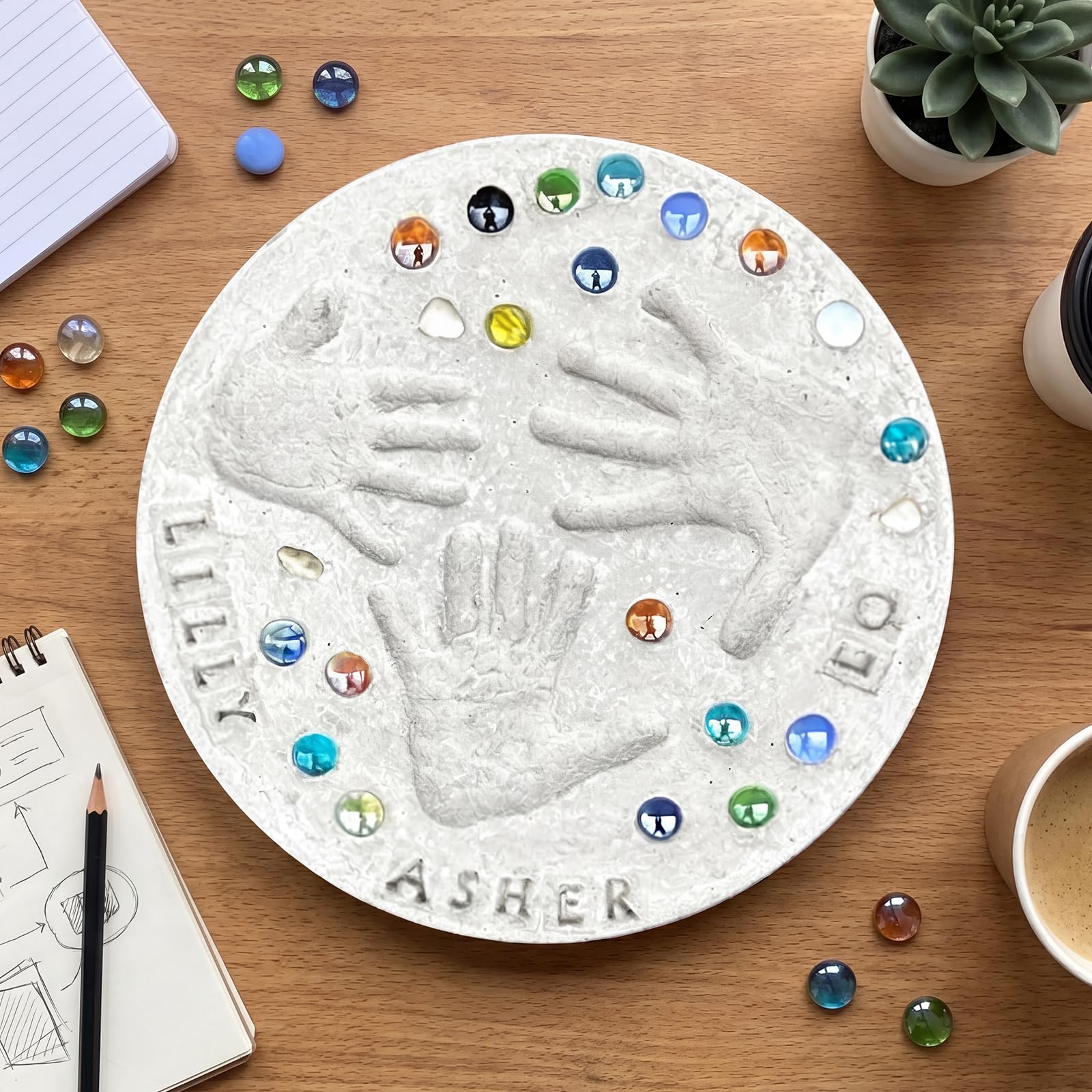 Handabdruck-Set zum Personalisieren mit bunten Steinen und Buchstaben-Stempeln für Geschenke, Familie, Geburtstage, Partys