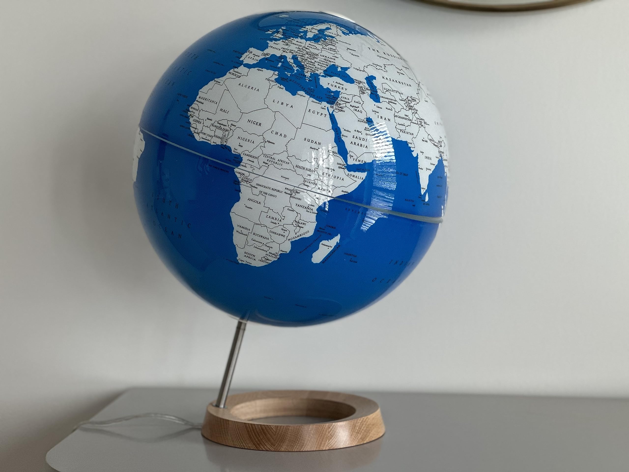 Exerz Mappamondo illuminato diametro 33cm con base in legno - Mappamondo luminoso - Mappa inglese
