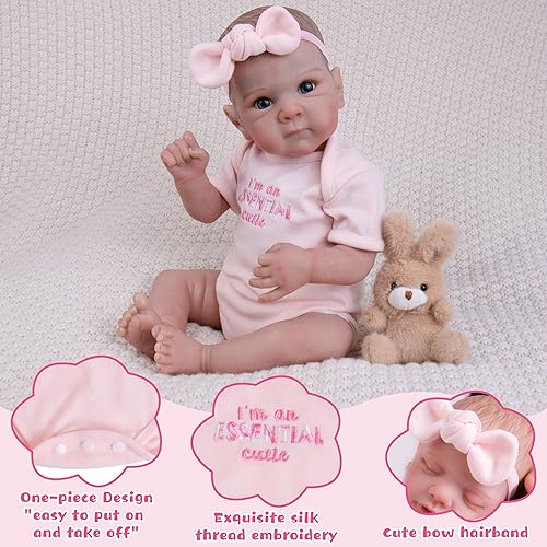 Miniatura 4 de EKOKIZ Ropa de muñecas Reborn para niño, adorable oso gris, ropa de muñecas de 17 a 22 pulgadas, conjunto de accesorios para muñecas recién nacidas,