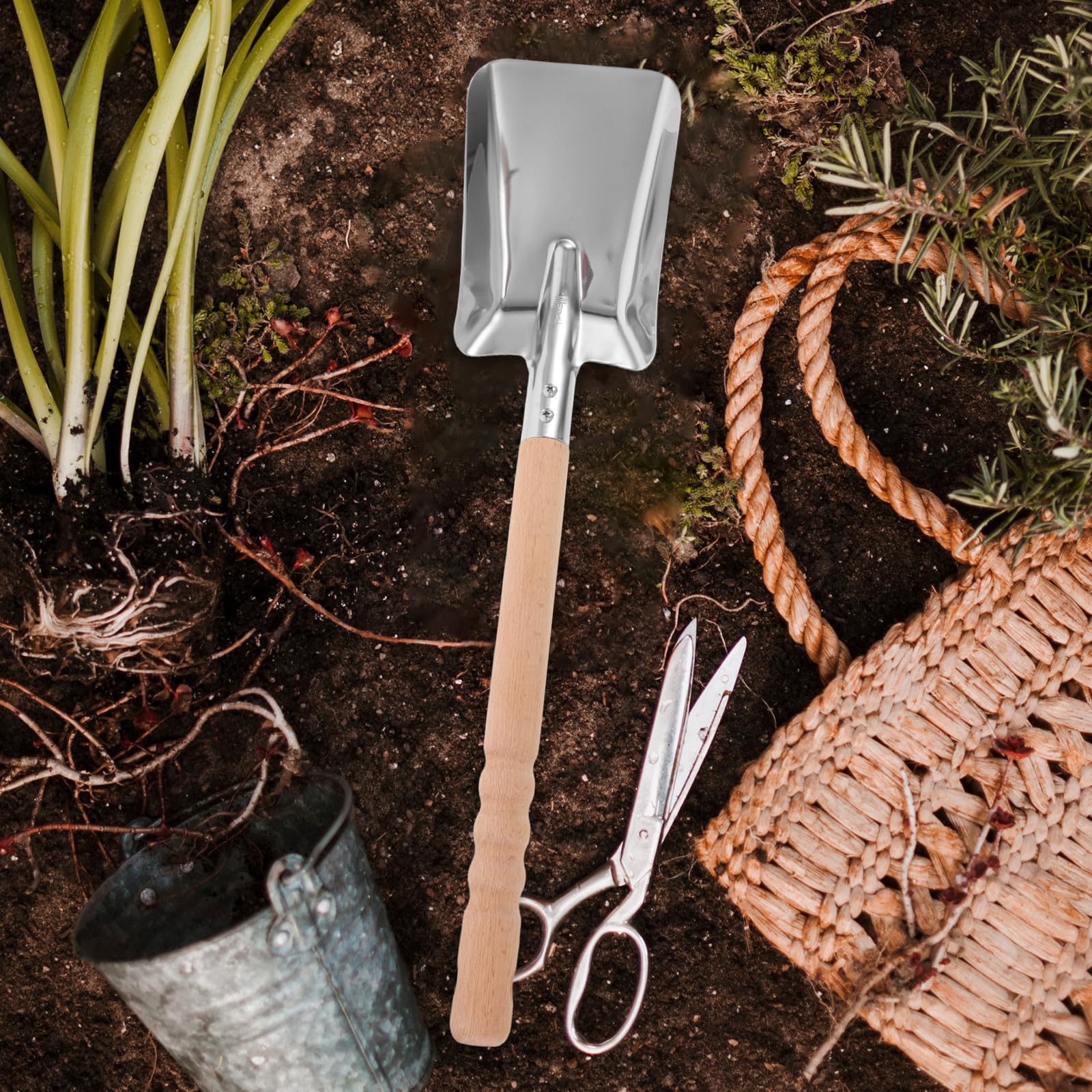 Toyvian Edelstahl Kamin Ascheschaufel mit Buchenholzgriff Multifunktionale Kamin Grillkohle Schaufel Kompakt Leichtes Design für Feuerstelle Camping Garten und Haustierreinigung