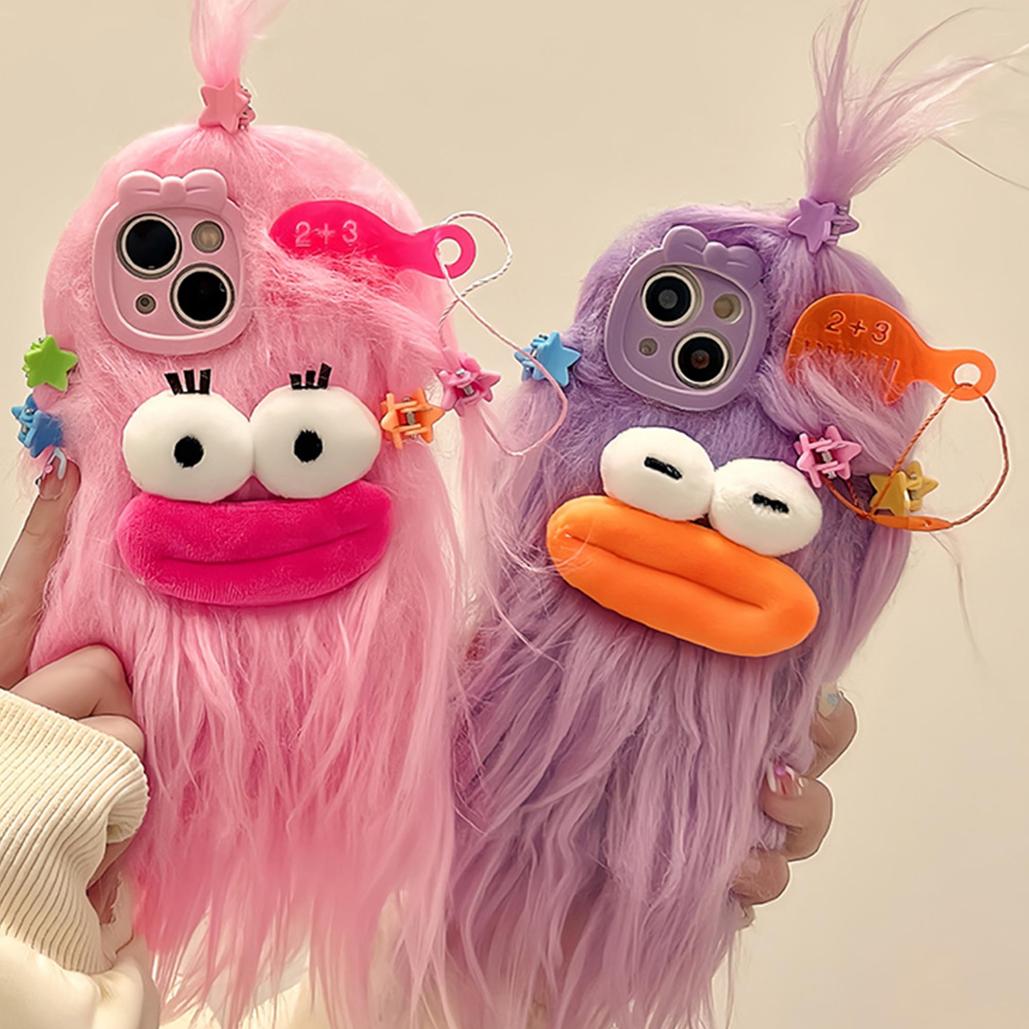 IPhone 14 Pro Max Handyhülle 'Furry Monster', Mit Langem Haar & Haarspangen, DIY, Lustig & Kuschelig