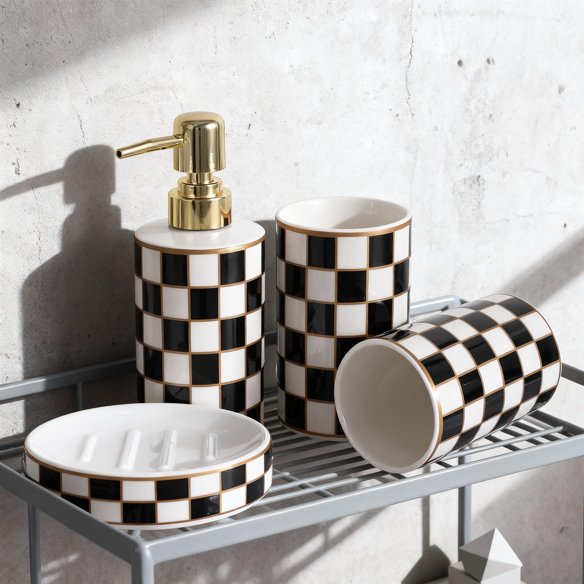 Badezimmer-Zubehör-Set aus Keramik, kariert, 4-teiliges Set mit Seifenspender, Zahnbürstenhalter, Zahnputzbecher, Seifenschale, schwarz-weißes Gitter, moderne Badezimmer-Dekoration für und