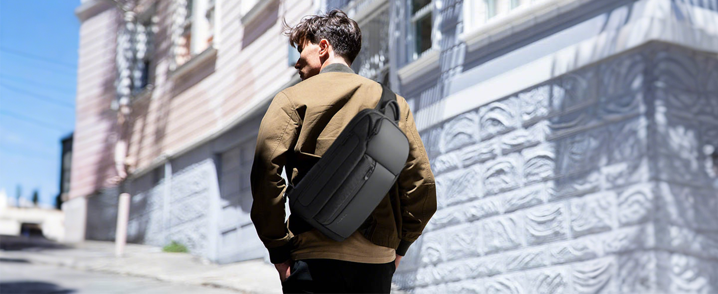 FANDARE Sac De Poitrine Homme Pour Sacs à Main Sac D'Epaule Sacoche Avec USB Sac Bandoulière Imperméable Sling Bag Pour Cyclisme,Aventure,Équitation ,Chasse,Voyage Bleu