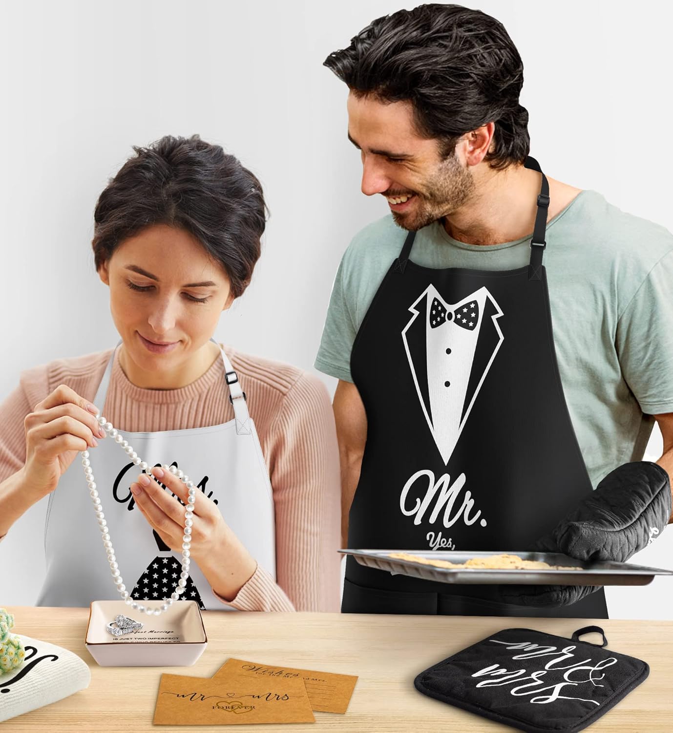Mr & Mrs Aprons for Couple Gift-Anniversary,Bridal Shower,Wedding,Engagement,Christmas Gifts for Couple,Kitchen Gift Set - Image 6
