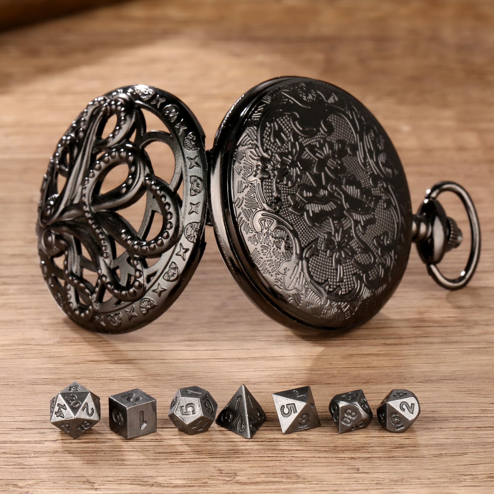 Lot de mini dés DND en bronze Steampunk Gear Pocket Watch Case 7 pièces D&D Dice Set polyédrique en métal DND Cadeaux pour jeu de rôle Accessoires de jeu de société