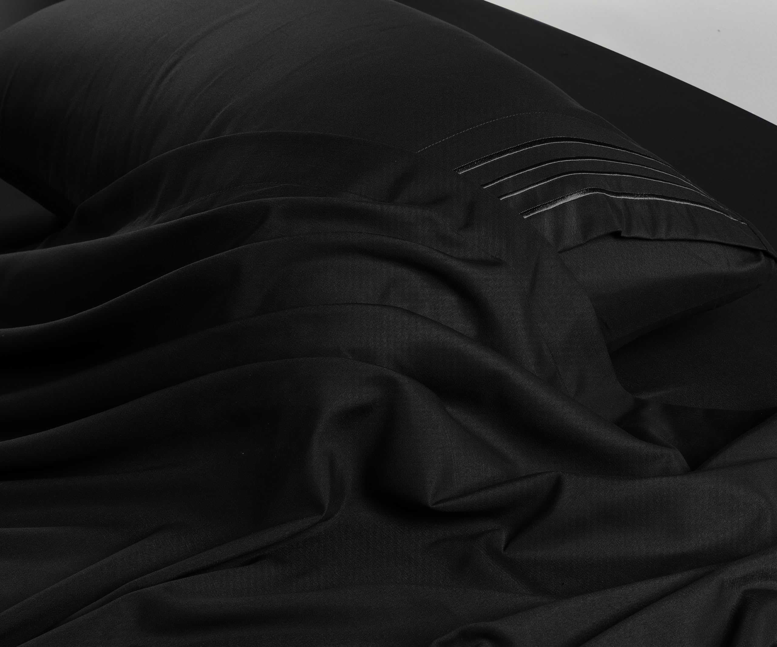 Utopia Bedding Set Lenzuola Matrimoniali 4 Pezzi 180x200 cm - Microfibra di Poliestere - Lenzuolo con Angoli con Tasche Portaoggetti, Lenzuolo Piatto e 2 Federe Ricamate, Nero