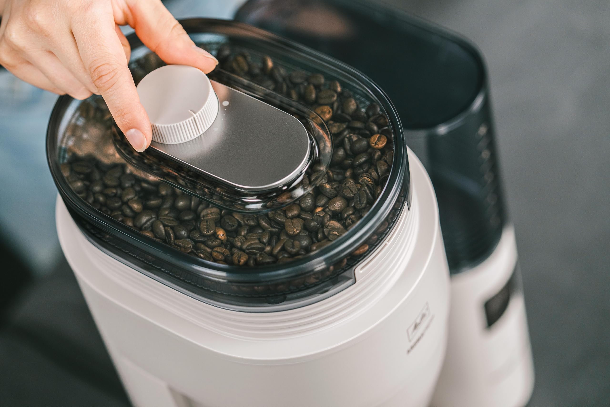 Melitta AromaFresh Pro X - Macchina da caffè con macinino, con caraffa in vetro e serbatoio dell'acqua rimovibile, per un massimo di 10 tazze di caffè, grigio caldo