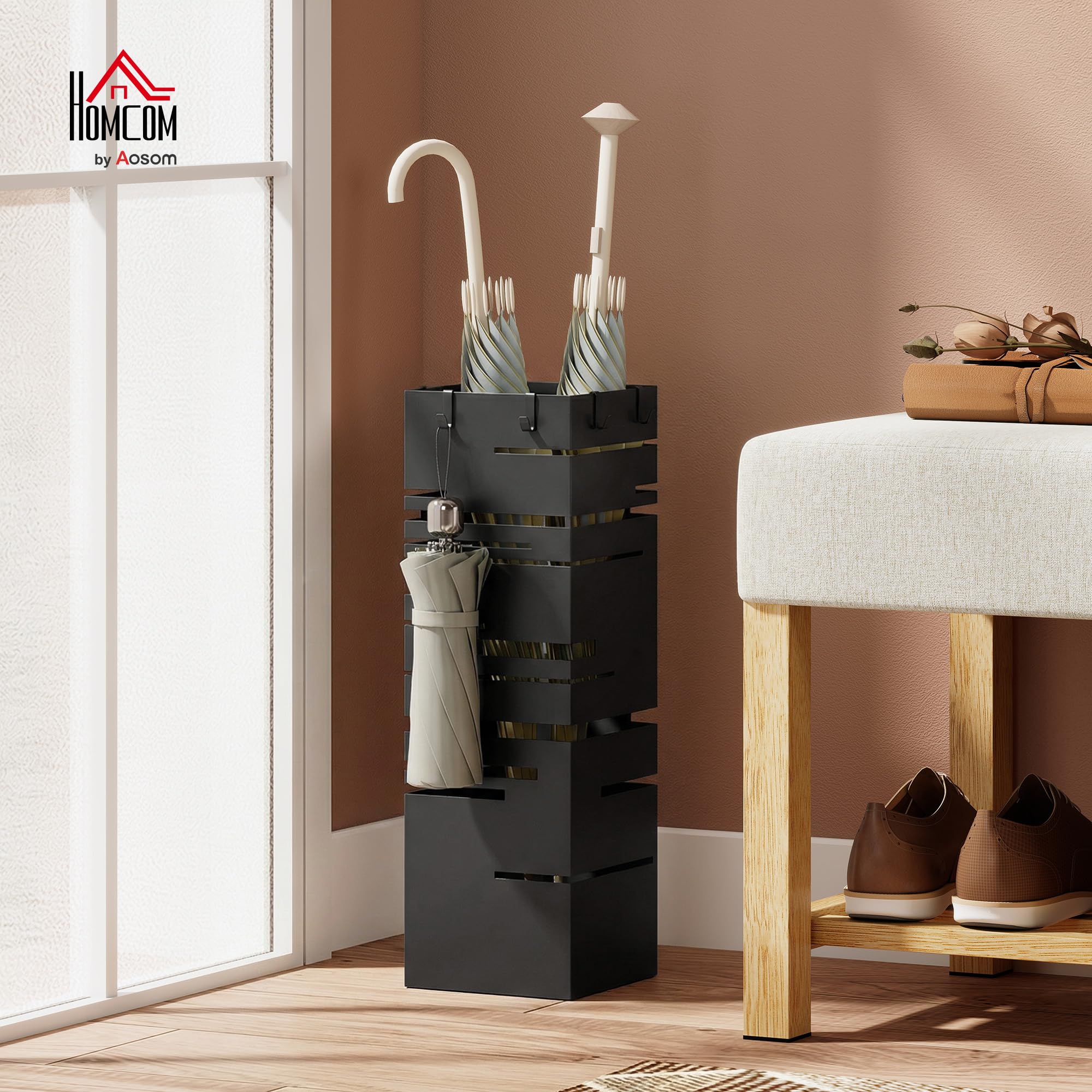 HOMCOM Paragüero Metálico, Soporte de Paraguas con 4 Ganchos y Bandeja de Goteo Extraíble, Paragüero Negro para Entrada, Oficina, 15,5x15,5x49 cm