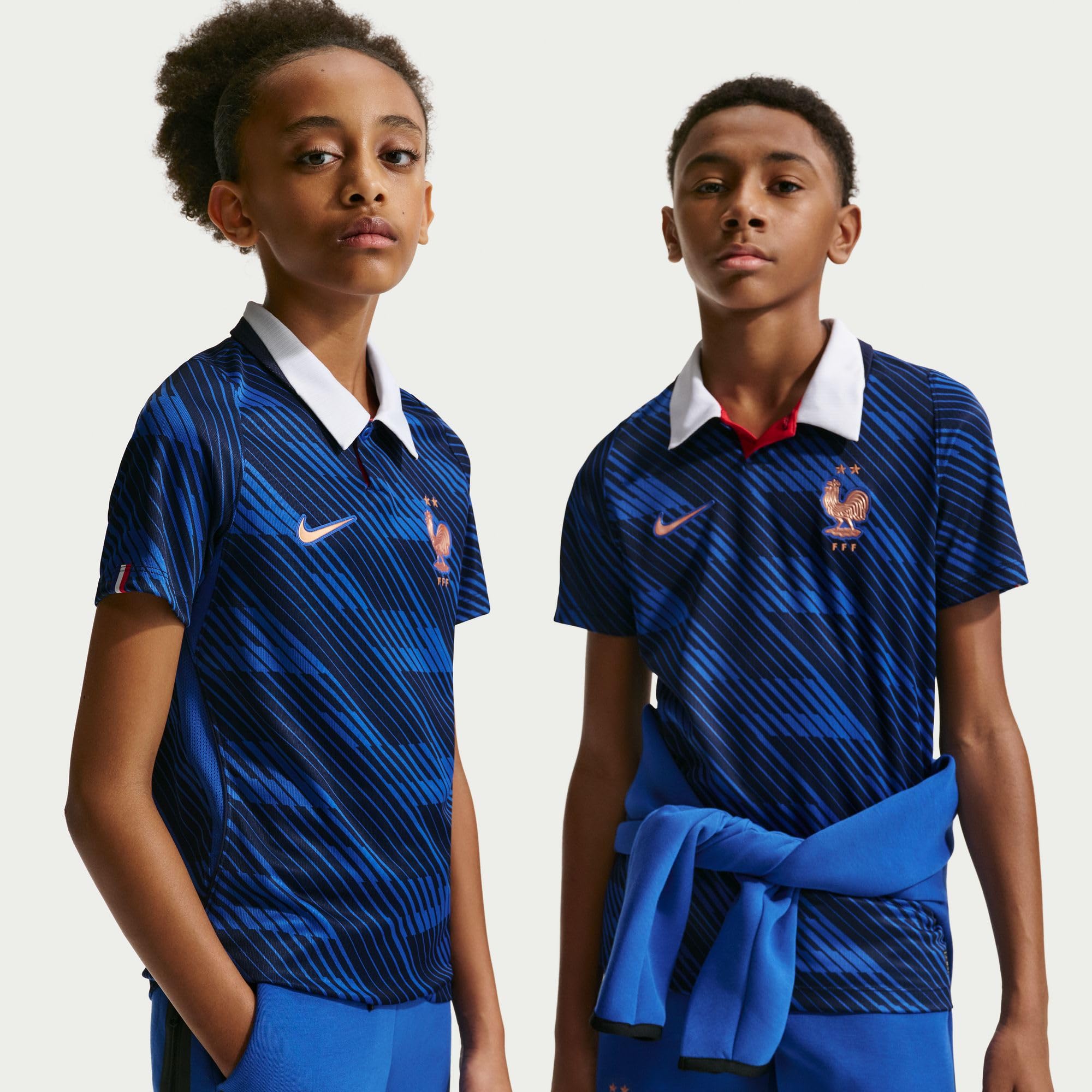 Nike FFF 2026 Stadium Domicile Maillot de Foot Replica Nike Dri-fit pour Ado Réplique du Maillot de Football Mixte Enfant (Lot de 1)