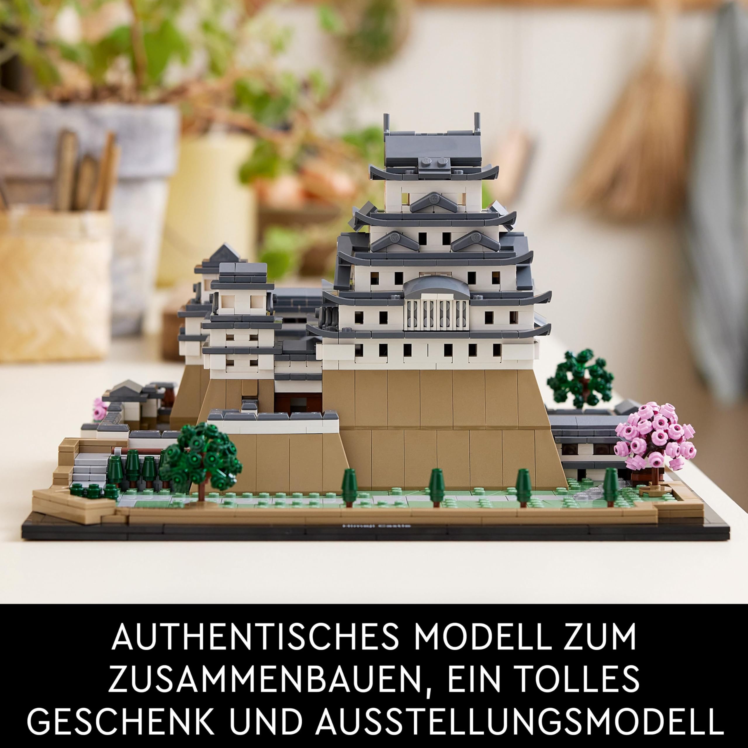 LEGO Architecture Burg Himeji, Modellbausatz für Erwachsene, Wahrzeichen-Kollektion, Set für Fans kreativer Gartenarbeit und japanischer Kultur, mit Kirschblütenbaum, Geschenk für Sie und Ihn 21060