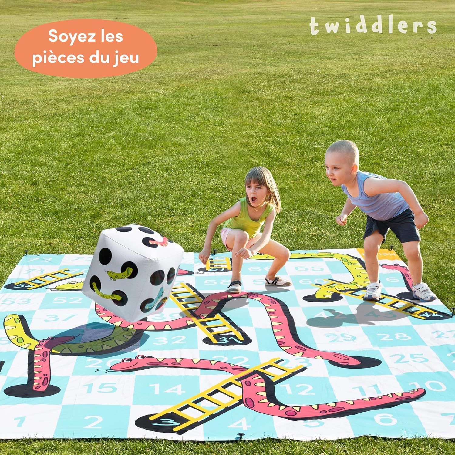 THE TWIDDLERS XXL Jeu Serpents & Échelles avec Dés Gonflables & Sac à Cordon - Jardin Géant & Jeu de Société, Snakes & Ladders pour Enfants & Adultes - 300x300cm