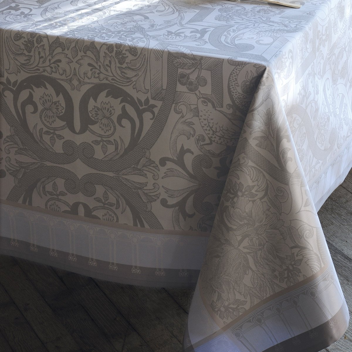 Amazon｜Garnier Thiebaut 【撥水】テーブルクロス ルックスリアンス