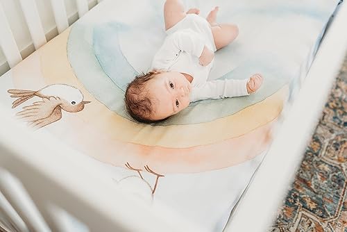 Miniatura 5 de Rookie Humans Sábana bajera ajustable 100% satén de algodón para cuna arcoíris y pájaros. Moderna habitación del bebé, uso como fondo de fotos para