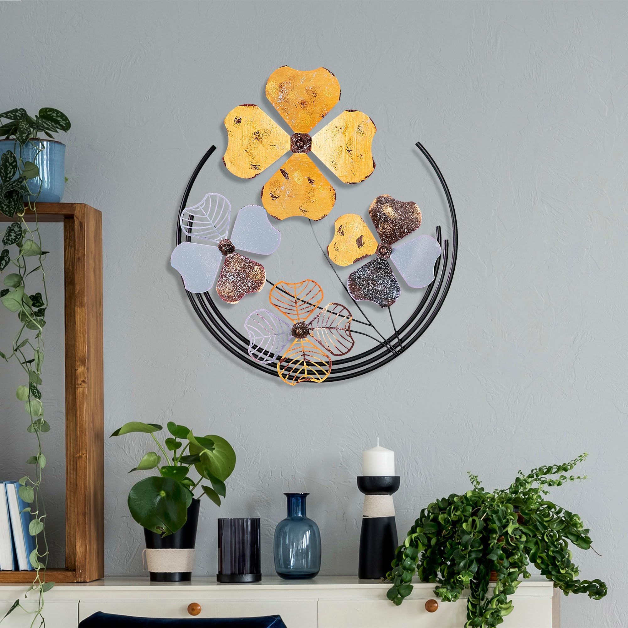 Accessoire mural métal design peint main pour salon moderne