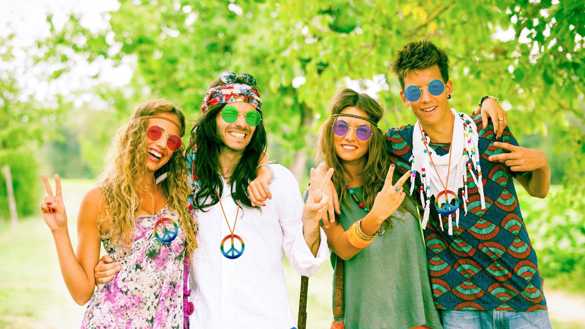 Amazon.com: NEBURORA 18Pcs Hippie Costume Accessories Set  display picture 1