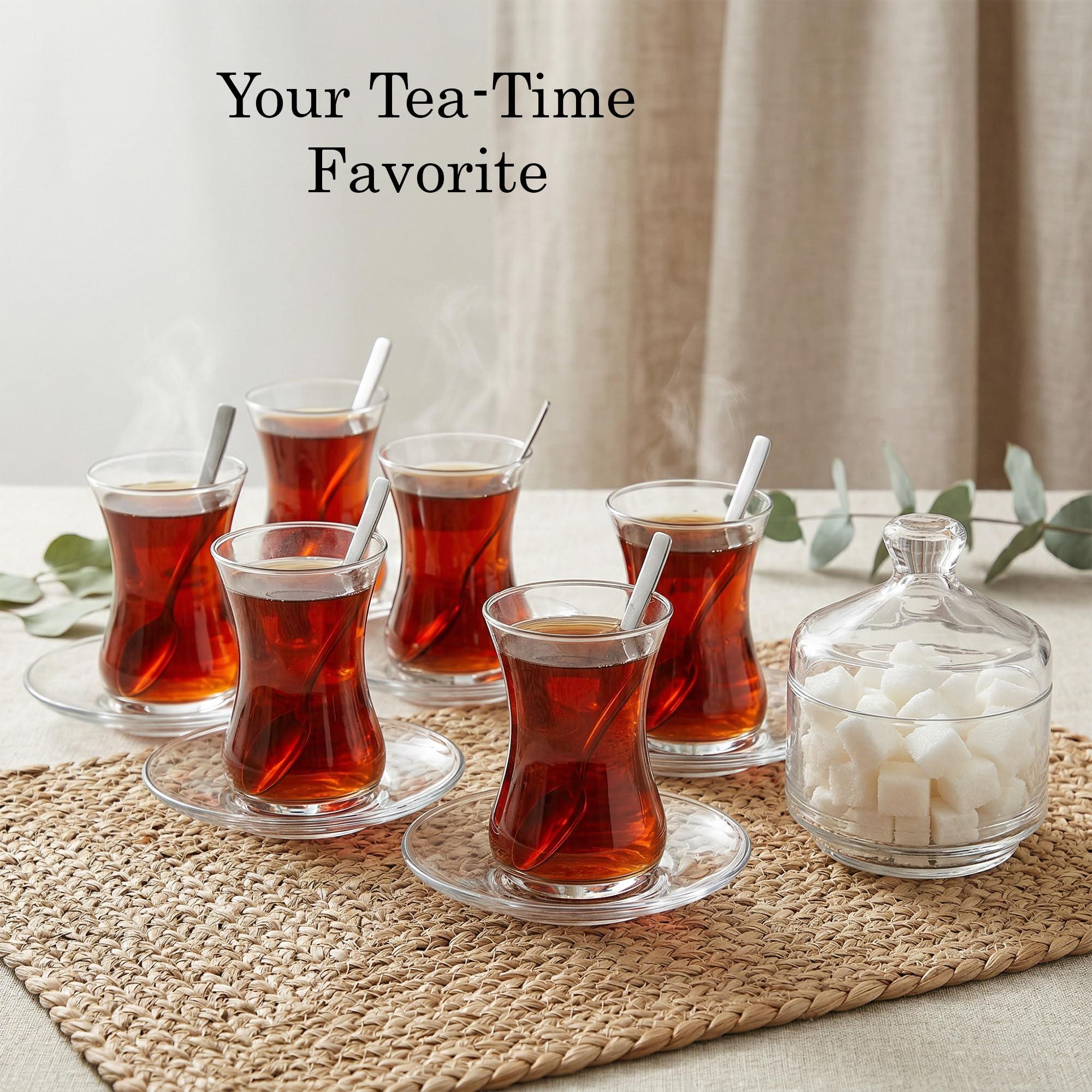 El juego de té turco tradicional de 19 piezas incluye: 6 vasos de té (4.3 onzas), 6 Soucers (Ø: 4.3), 6 cucharas de acero inoxidable y azucarero con cubierta de vidrio (8.5 onzas).