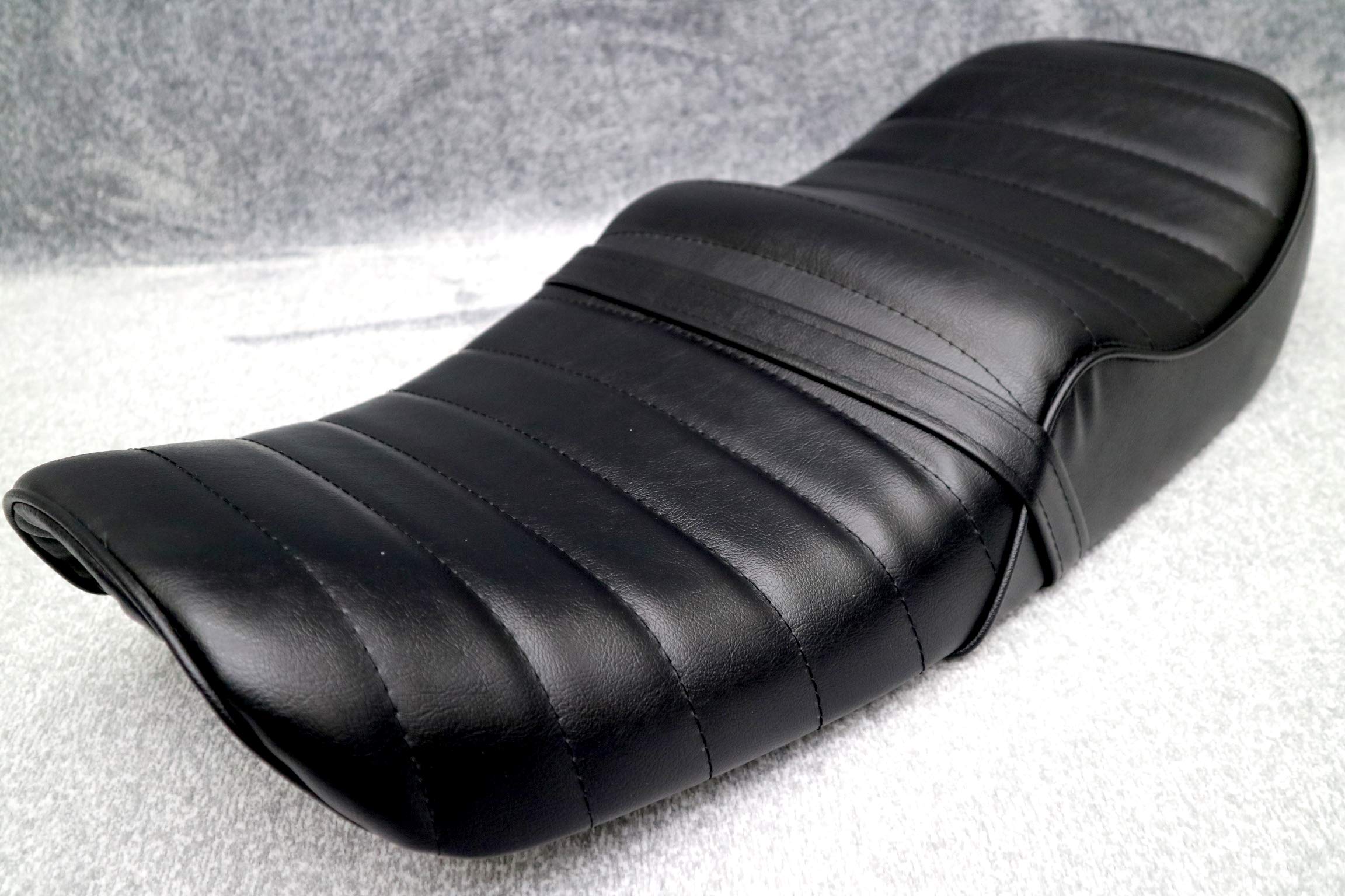 Amazon | CBX400F 黒皮 タックロール シート/あんこ抜き 完成品 