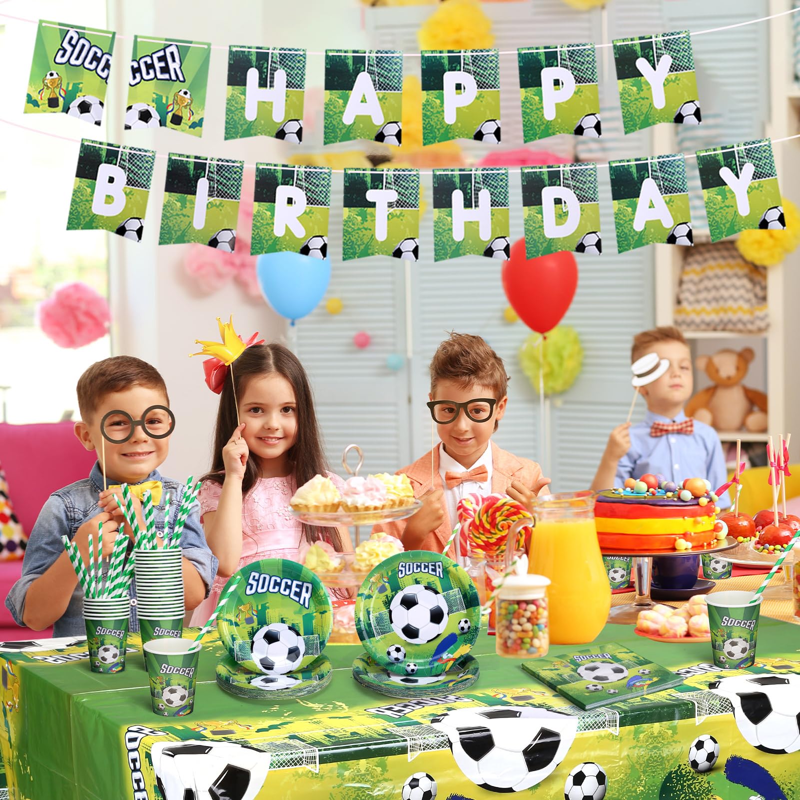 Kit Decorazioni Compleanno A Tema Calcio - Include Tovaglia, Piatti, Tazze, Tovaglioli E Palloncini
