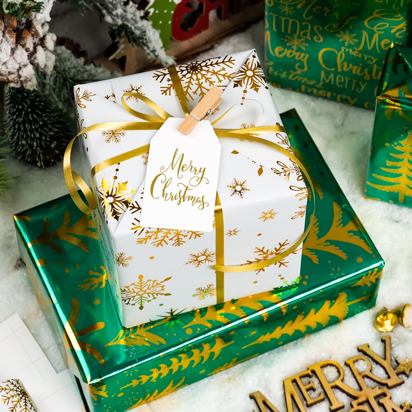 Yarcony Rollos de papel de regalo de Navidad, 17 pulgadas x 10 pies por rollo, papel de regalo de aluminio metálico, árbol brillante de lujo, texto de Navidad y diseño de copo de nieve, papel de