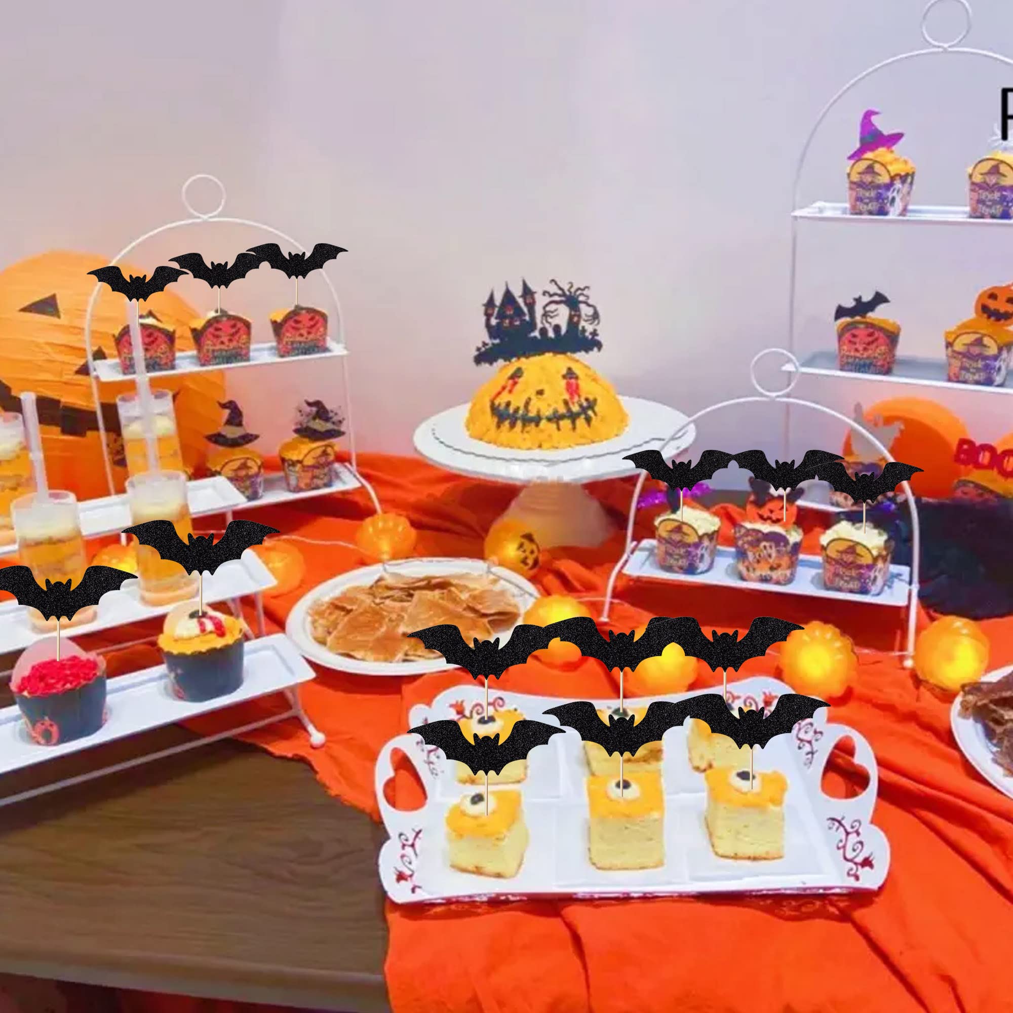 Coussin Décoratif Halloween – Cupcakes & Cashmere, Chauve-souris Pailletée